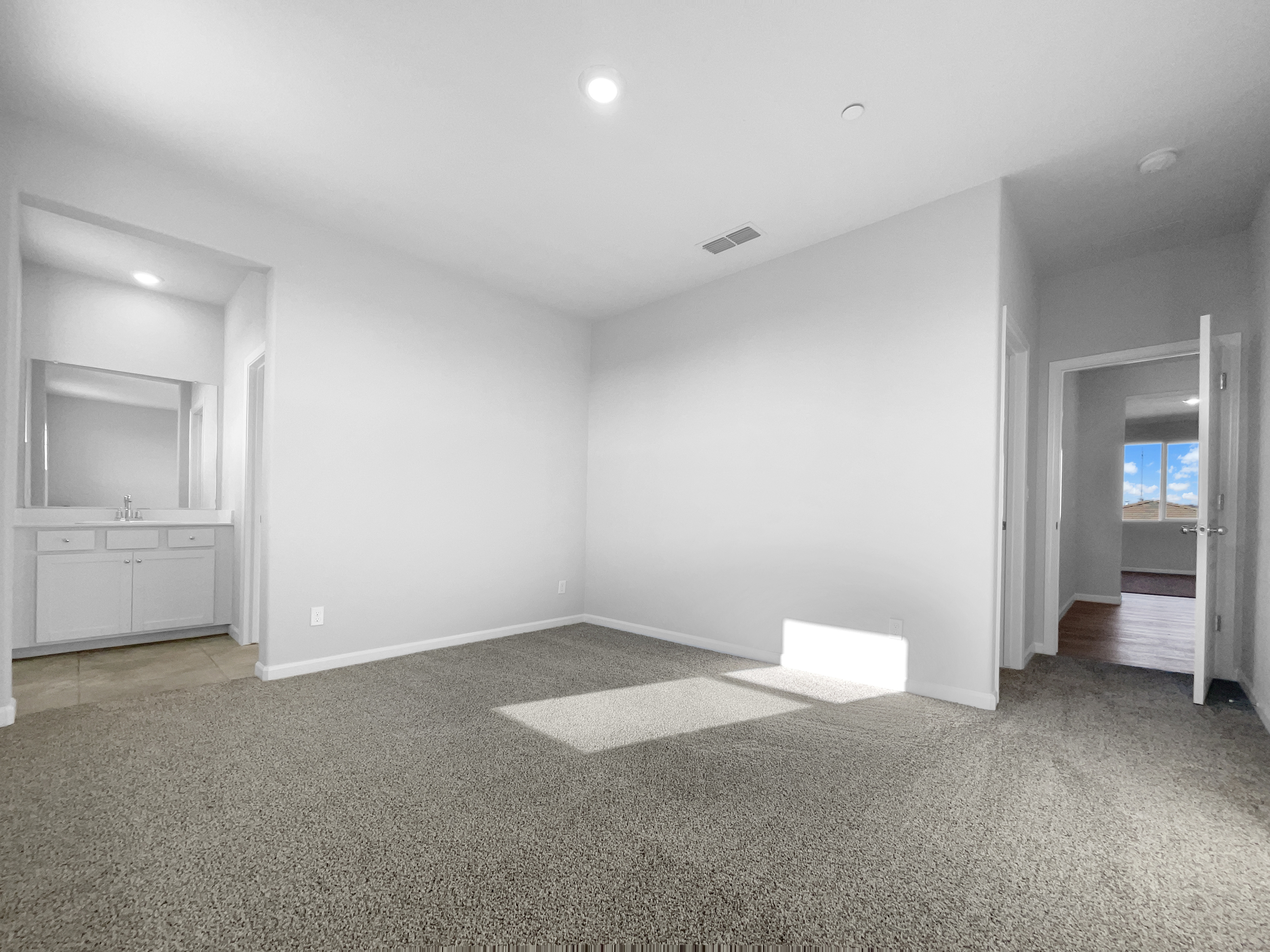 Photo 19 of 33 of 8416 Tapies Way, Elk Grove, CA