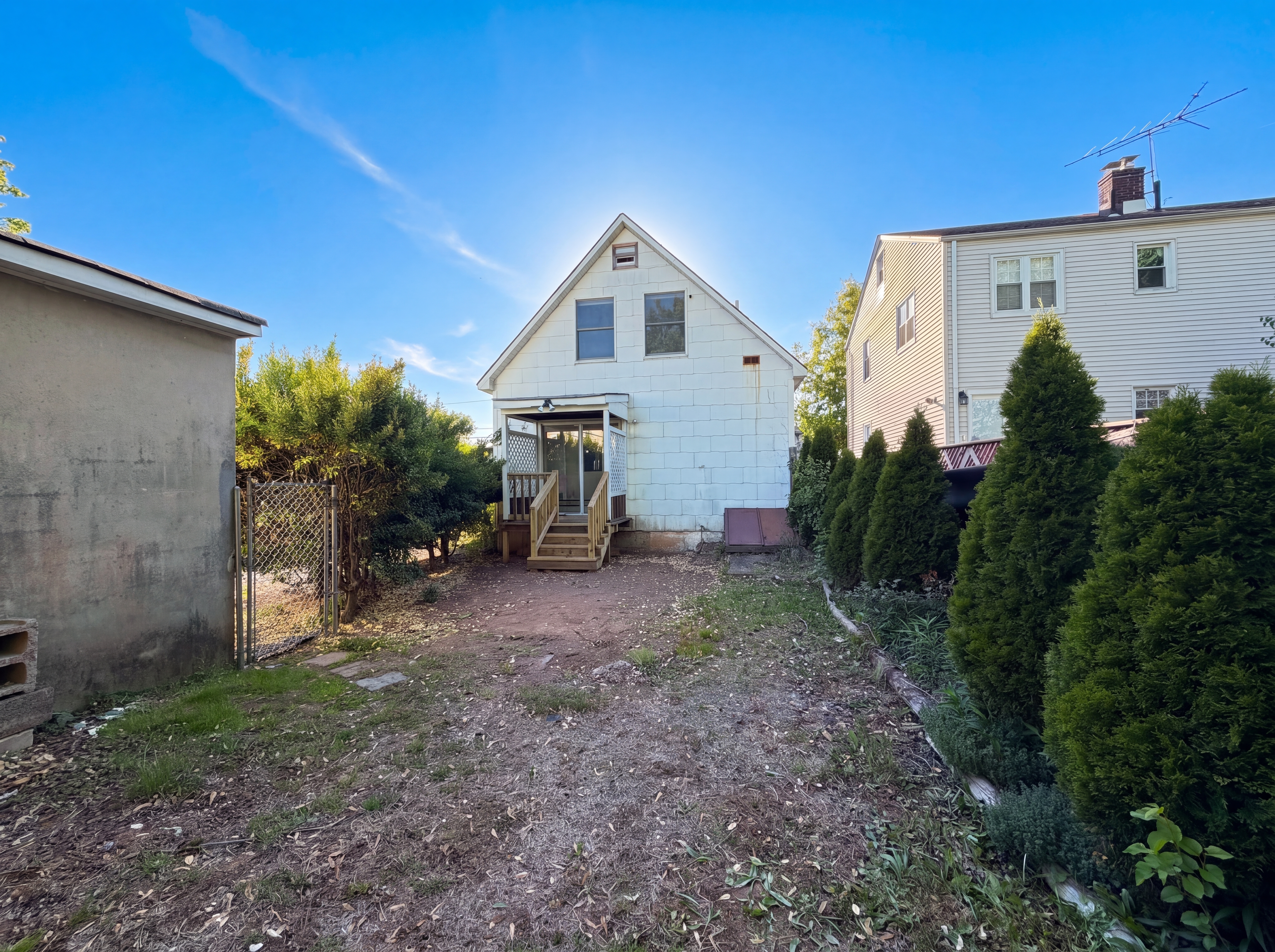 Photo 21 of 25 of 578 Garden Ave, Woodbridge, NJ