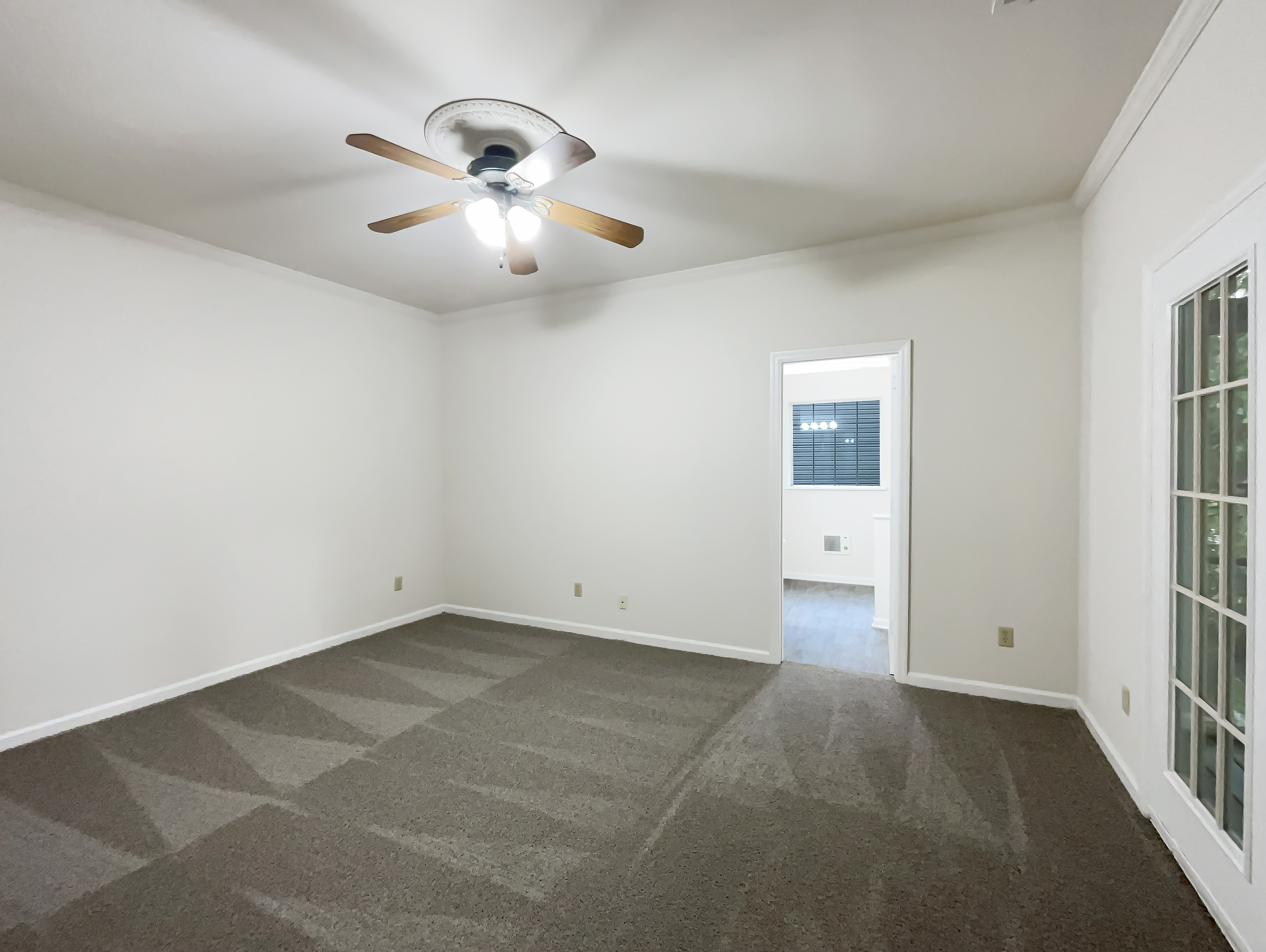 Photo 5 of 33 of 824 N Woodstone Ln, Nashville, TN