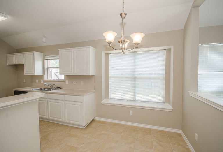 Photo 10 of 28 - 2046 Diamond Ridge Dr, Carrollton, TX 75010