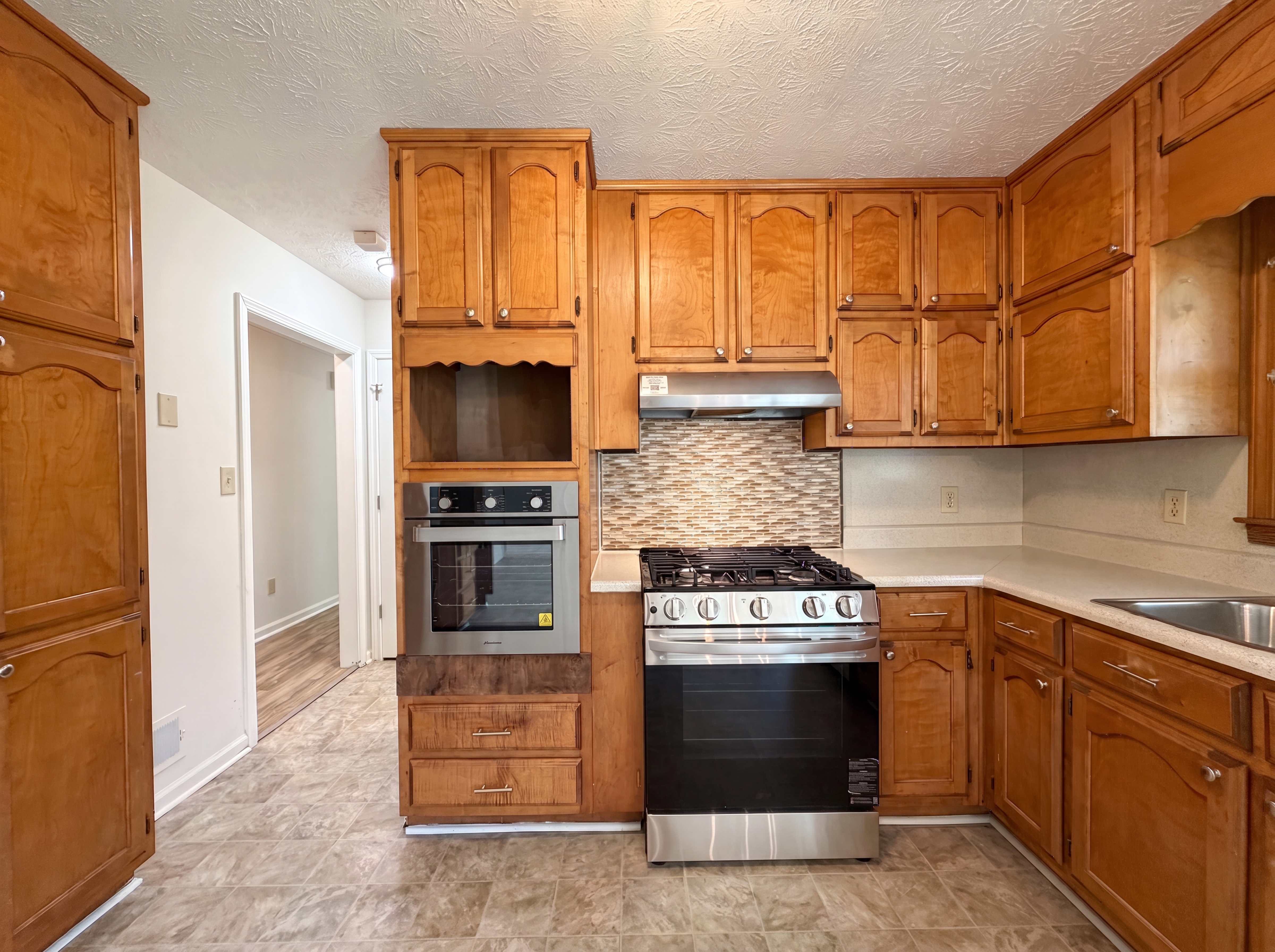 Photo 13 of 28 of 115 Briarwood Pl, Stockbridge, GA