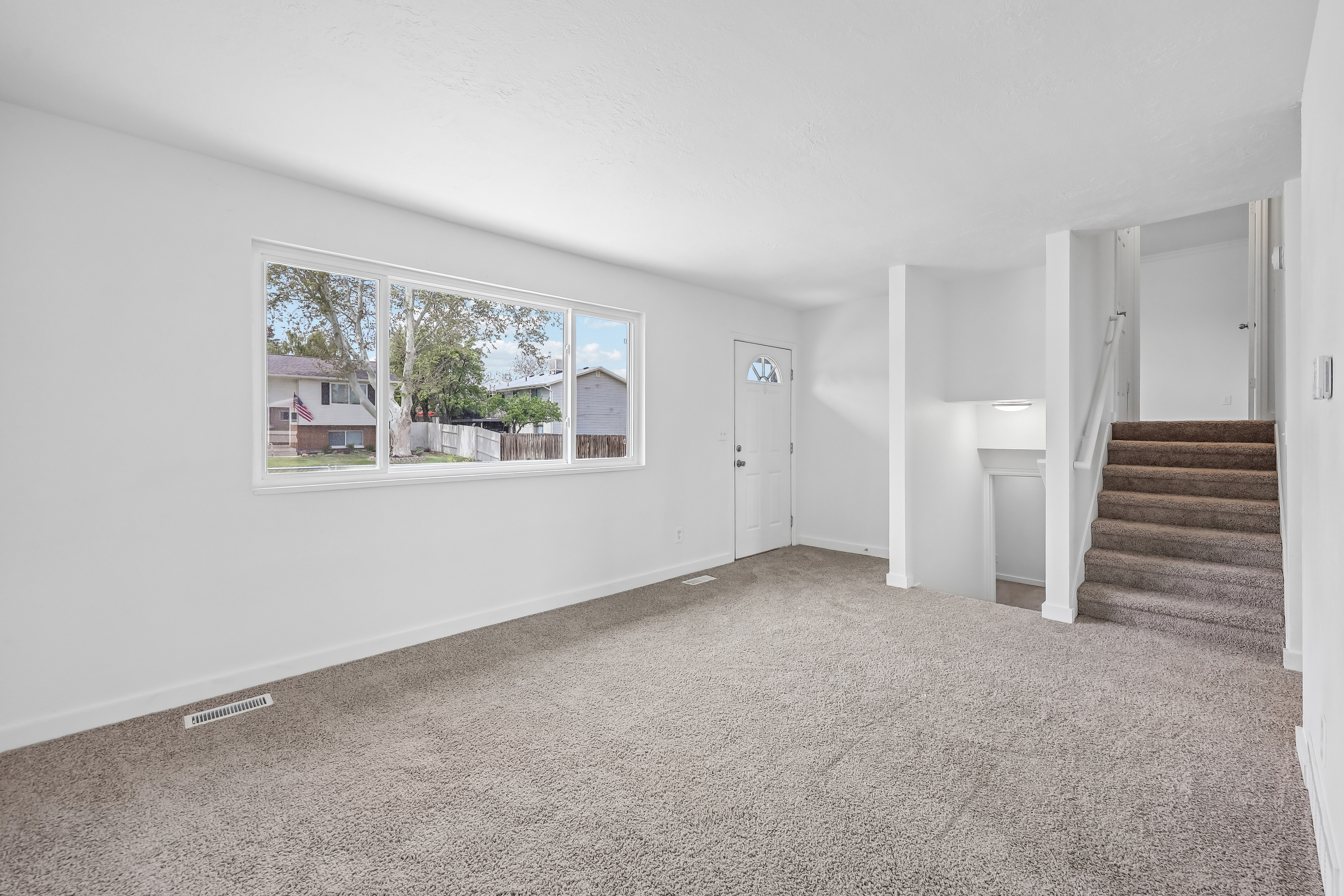 Photo 3 of 29 of 6493 S 5135 W, West Jordan, UT