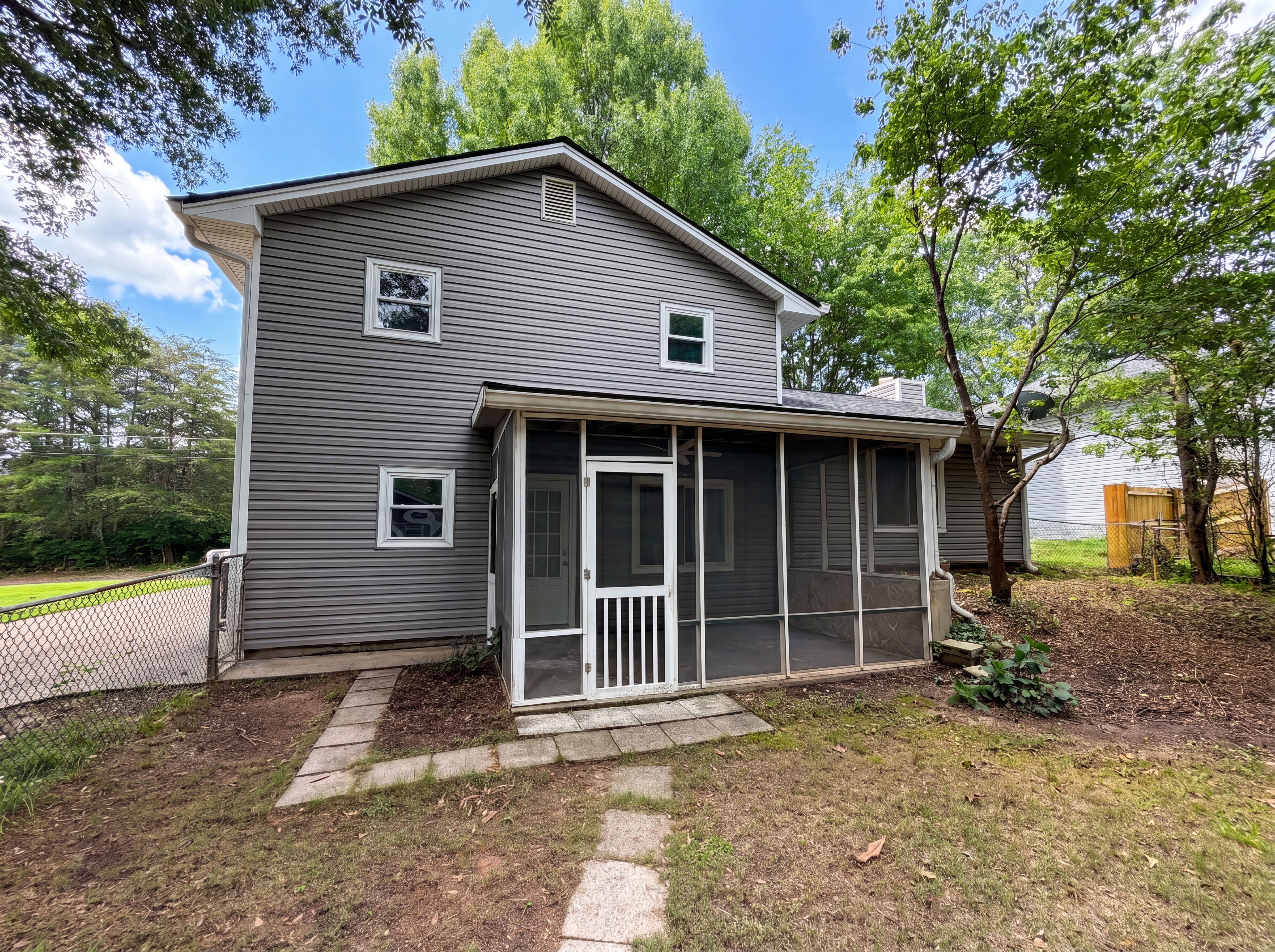 Photo 5 of 39 of 4909 Old Norcross Rd, Duluth, GA