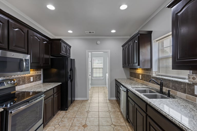 Photo 2 of 25 - 3320 Springfield Rd, Springtown, TX 76082