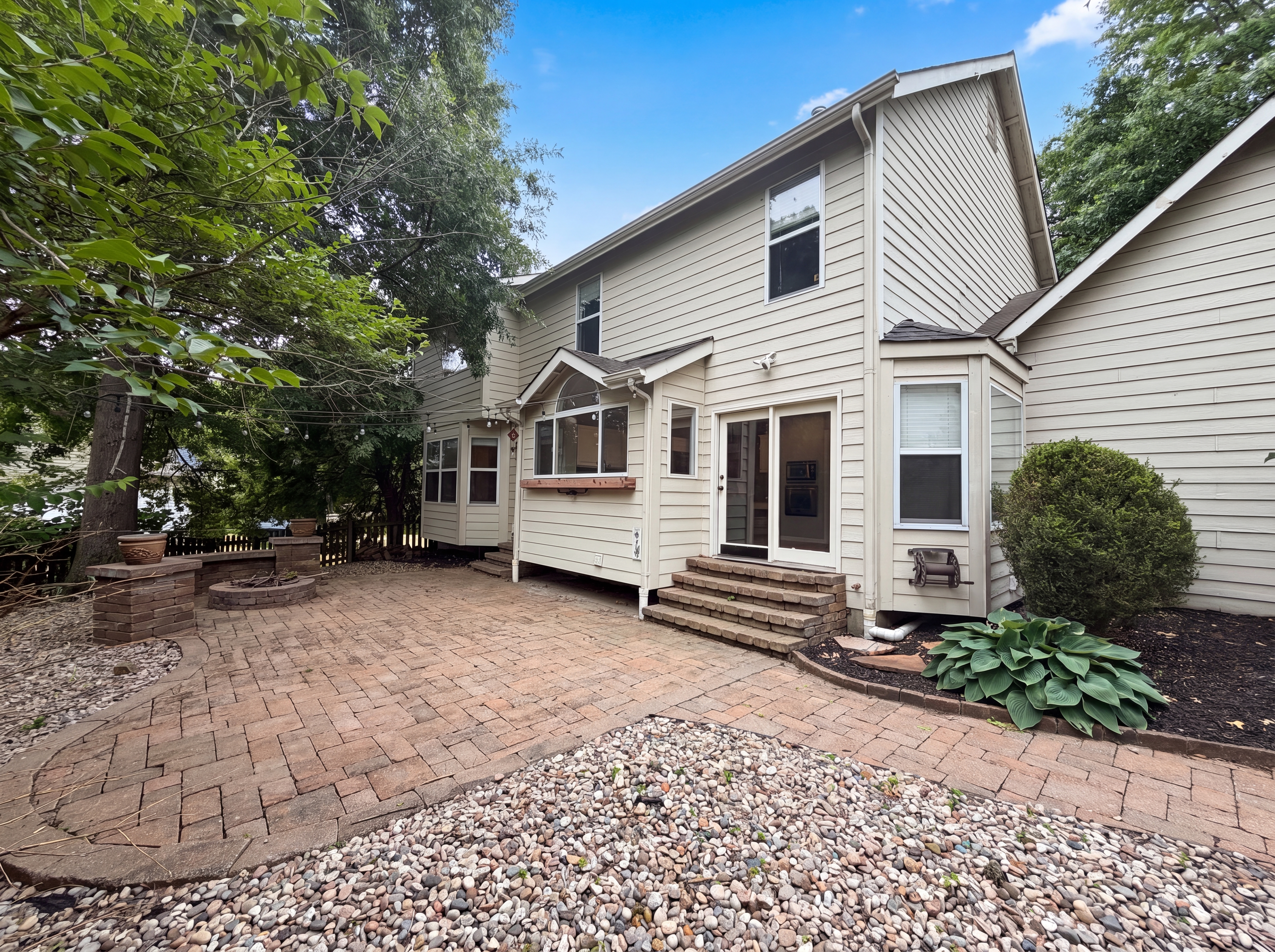 Photo 6 of 31 of 16201 Surfview Ct, Grover, MO