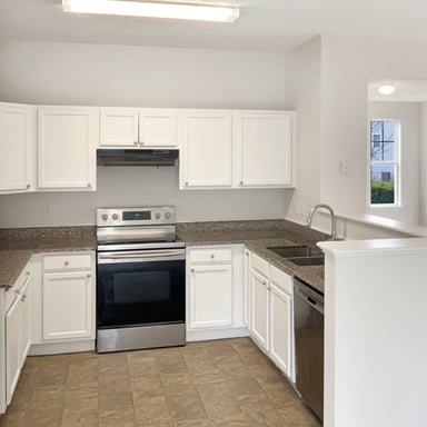 Property photo 2 of 4890 Heritage Cir
