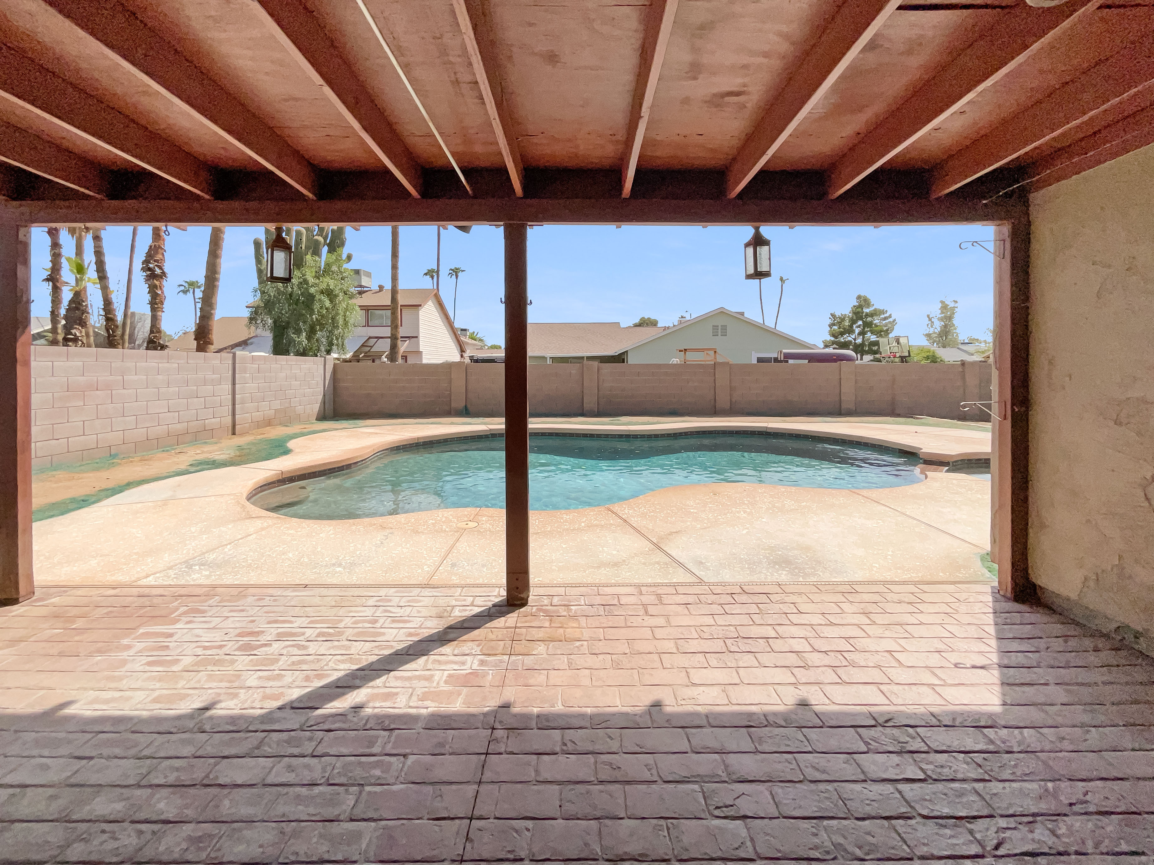 Photo 10 of 25 of 2337 W Tierra Buena Ln, Phoenix, AZ