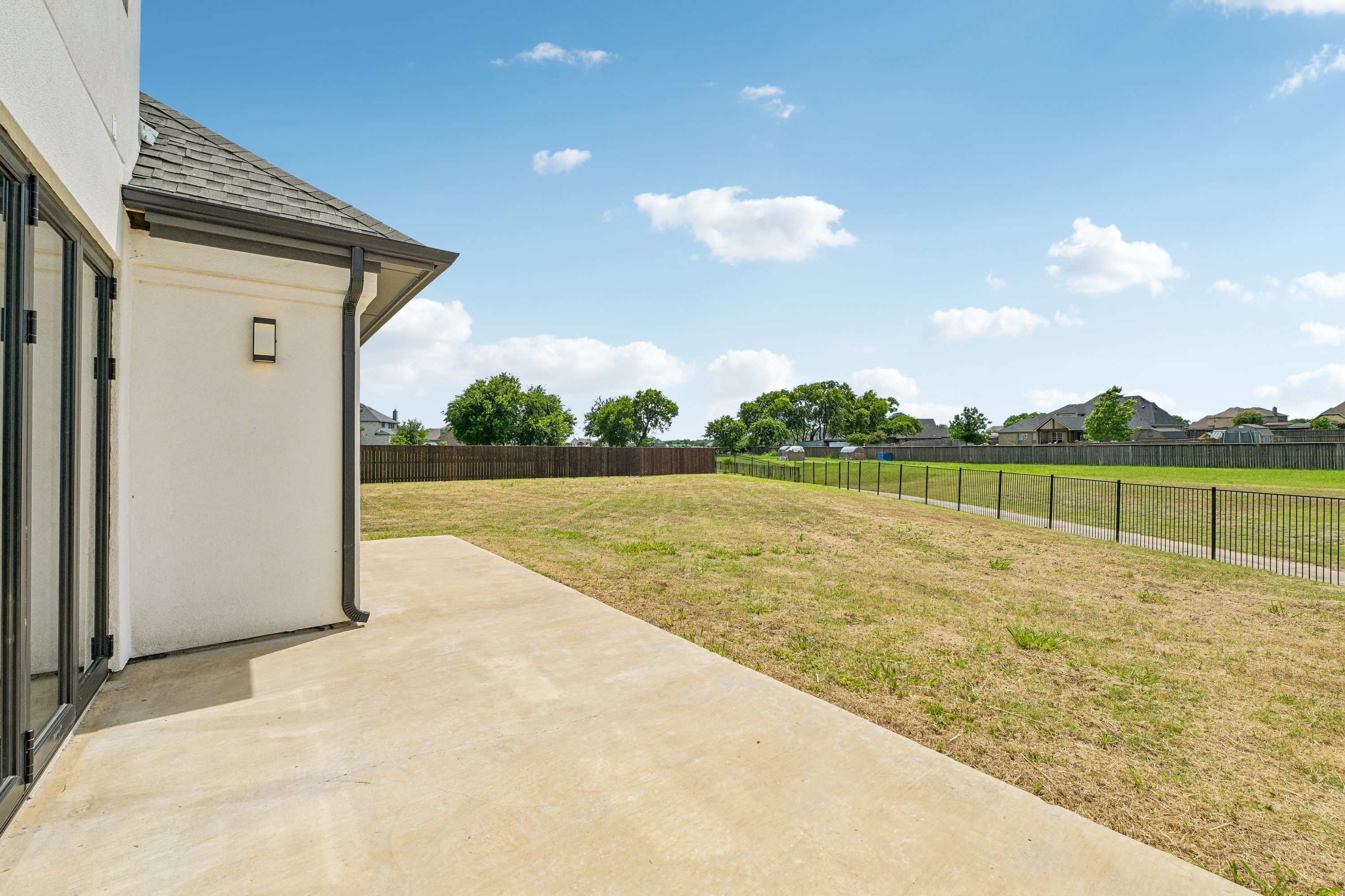 Photo 24 of 44 of 681 Davenport Dr, Waxahachie, TX