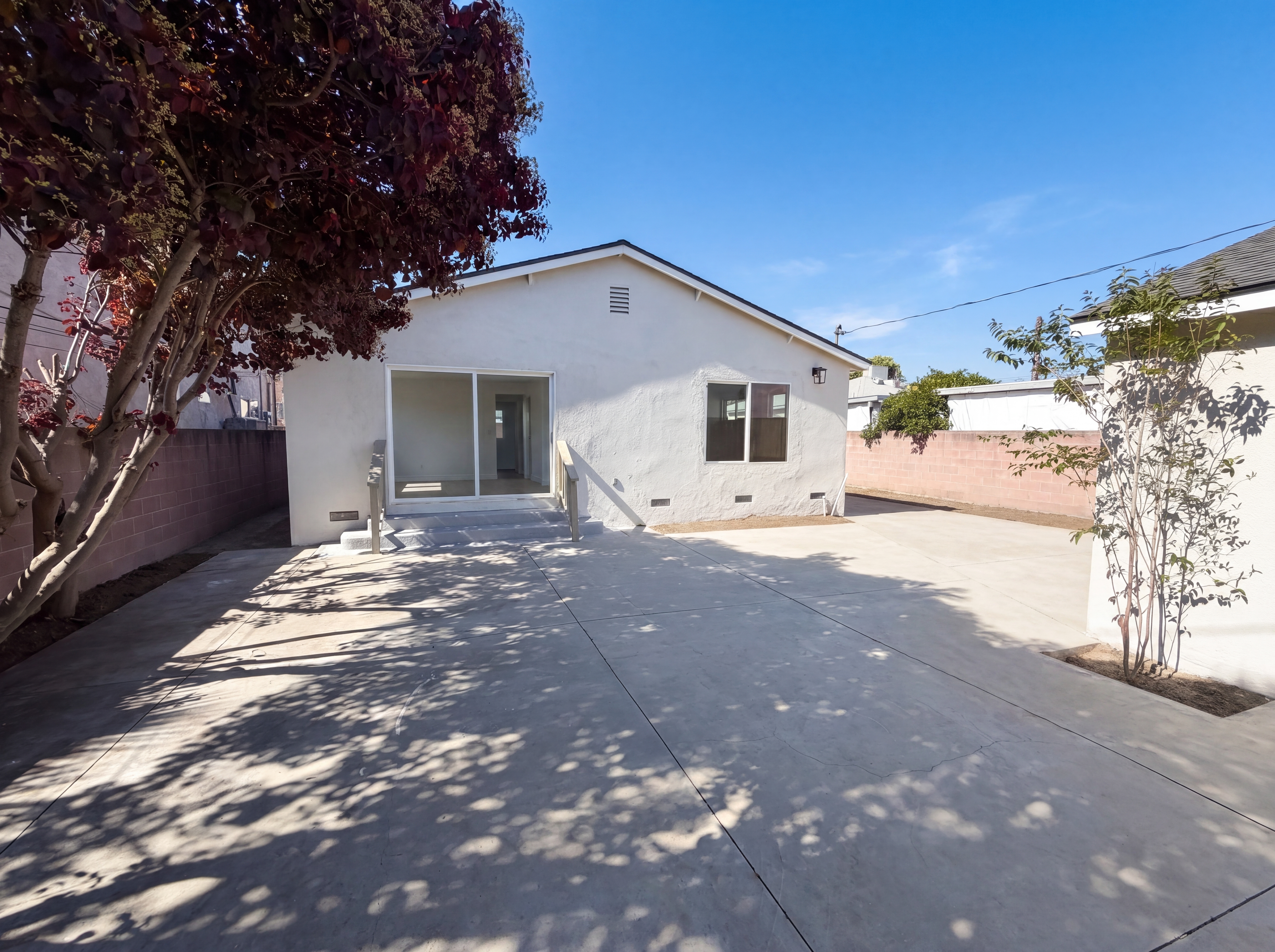 Photo 6 of 27 of 818 W 130th St, Compton, CA