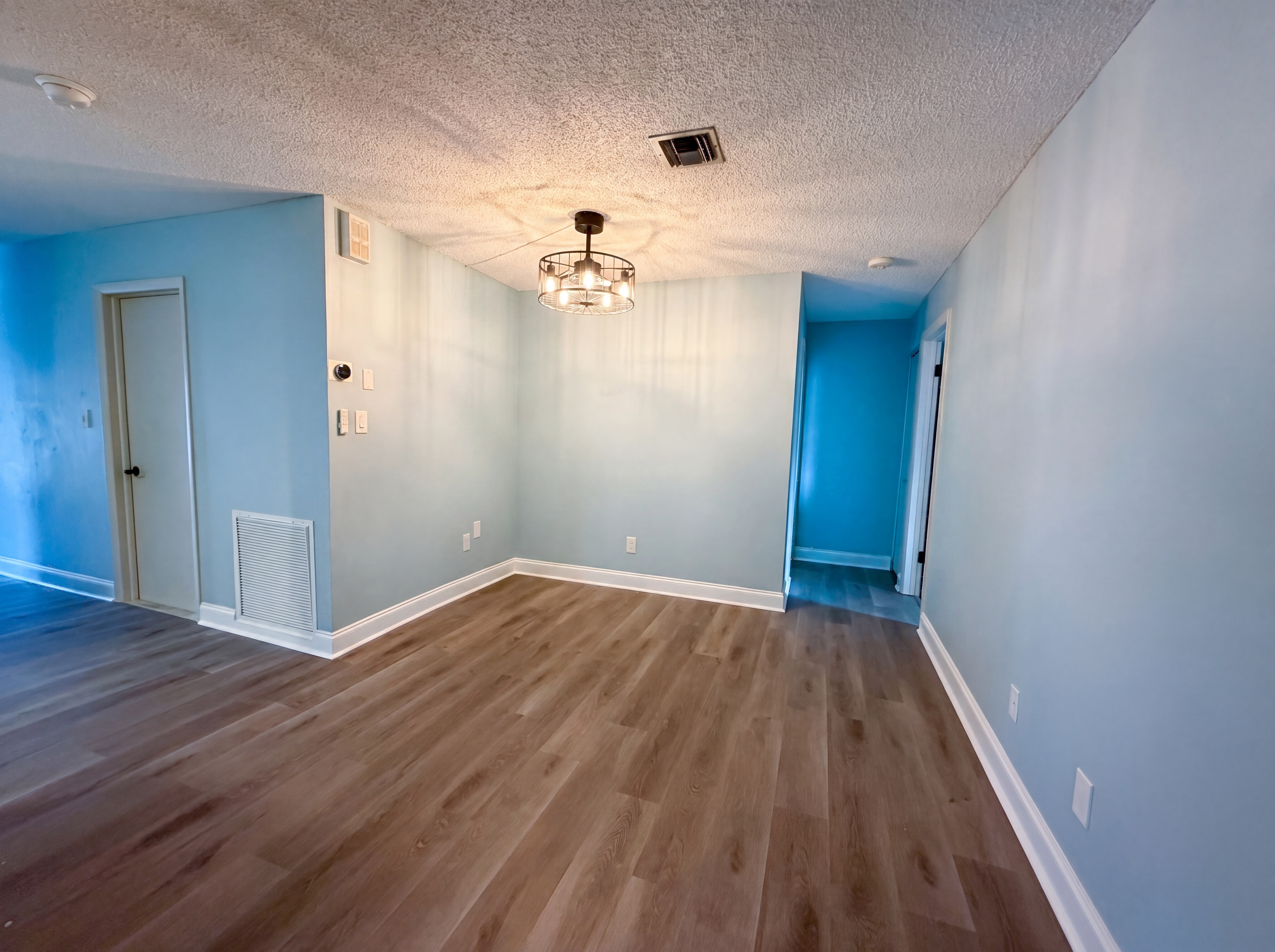 Photo 16 of 21 of 9605 NW 81st St, Tamarac, FL