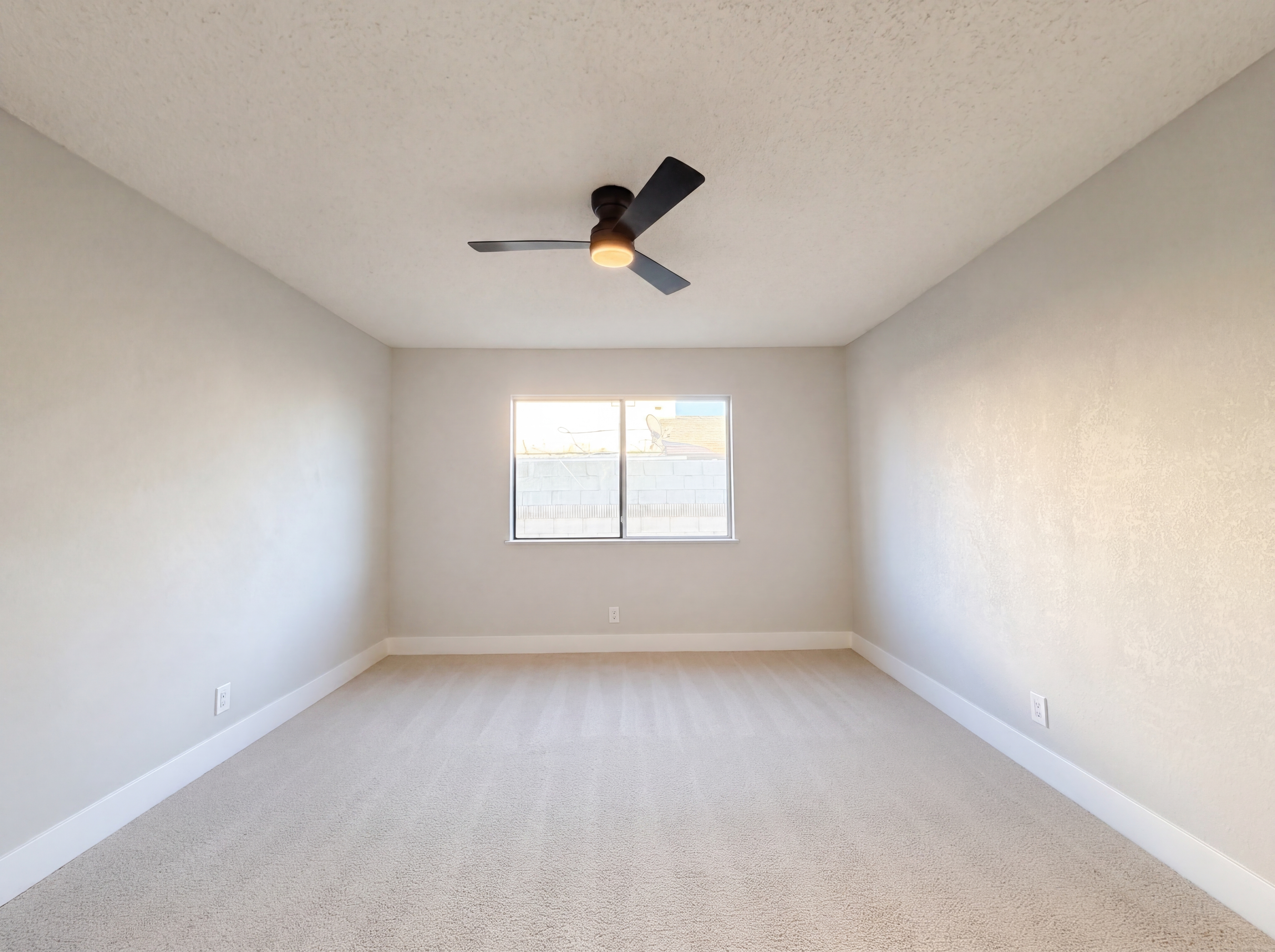 Photo 16 of 23 of 2553 E Avenue J4, Lancaster, CA