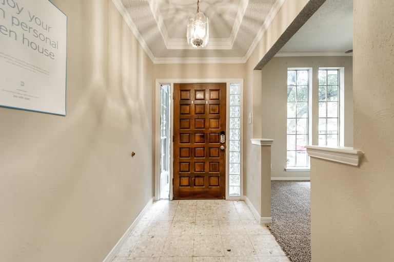 Photo 13 of 31 - 2533 Indian Hills Dr, Plano, TX 75075
