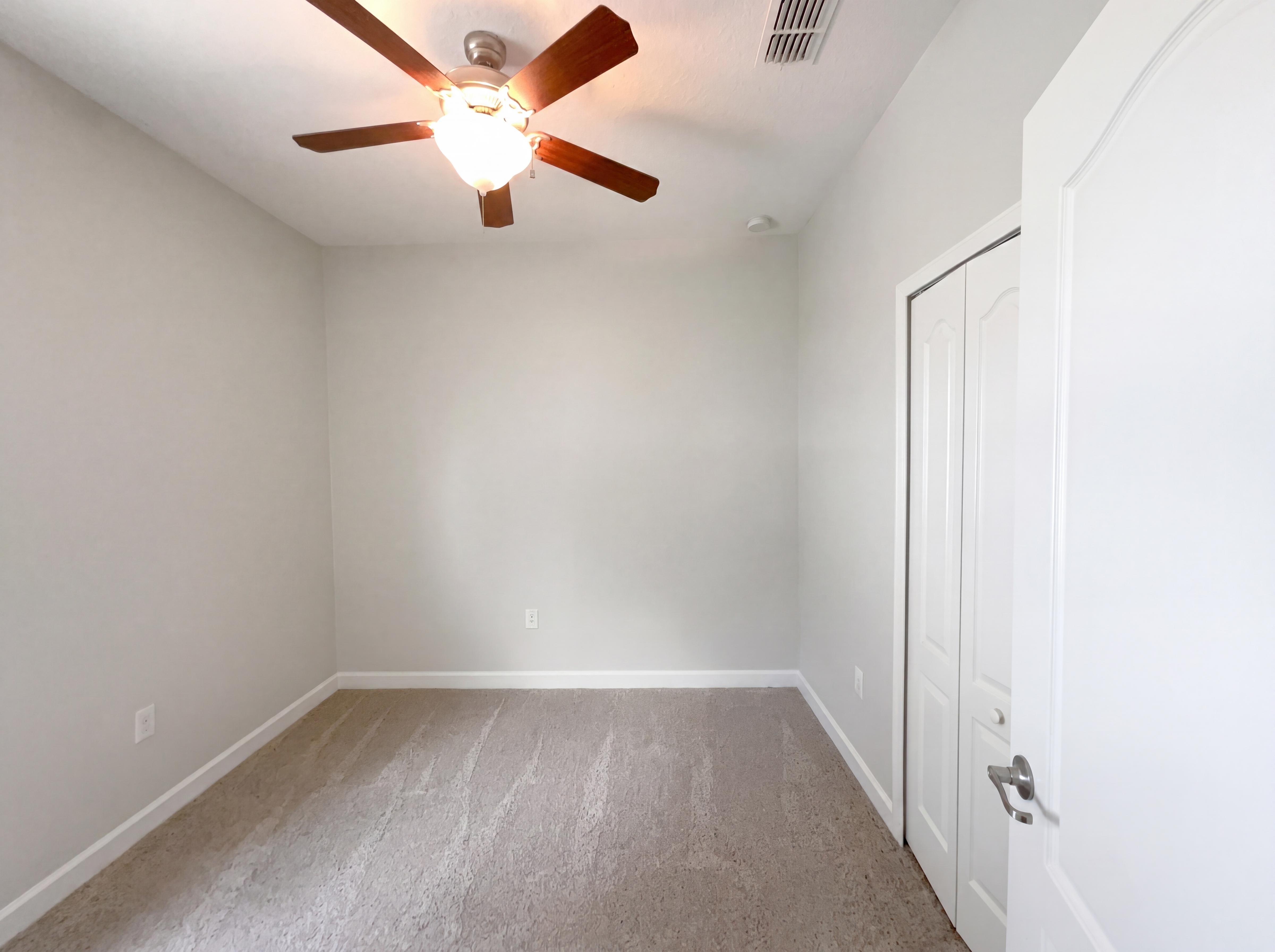 Photo 15 of 34 of 2200 Romanum Dr, Winter Garden, FL