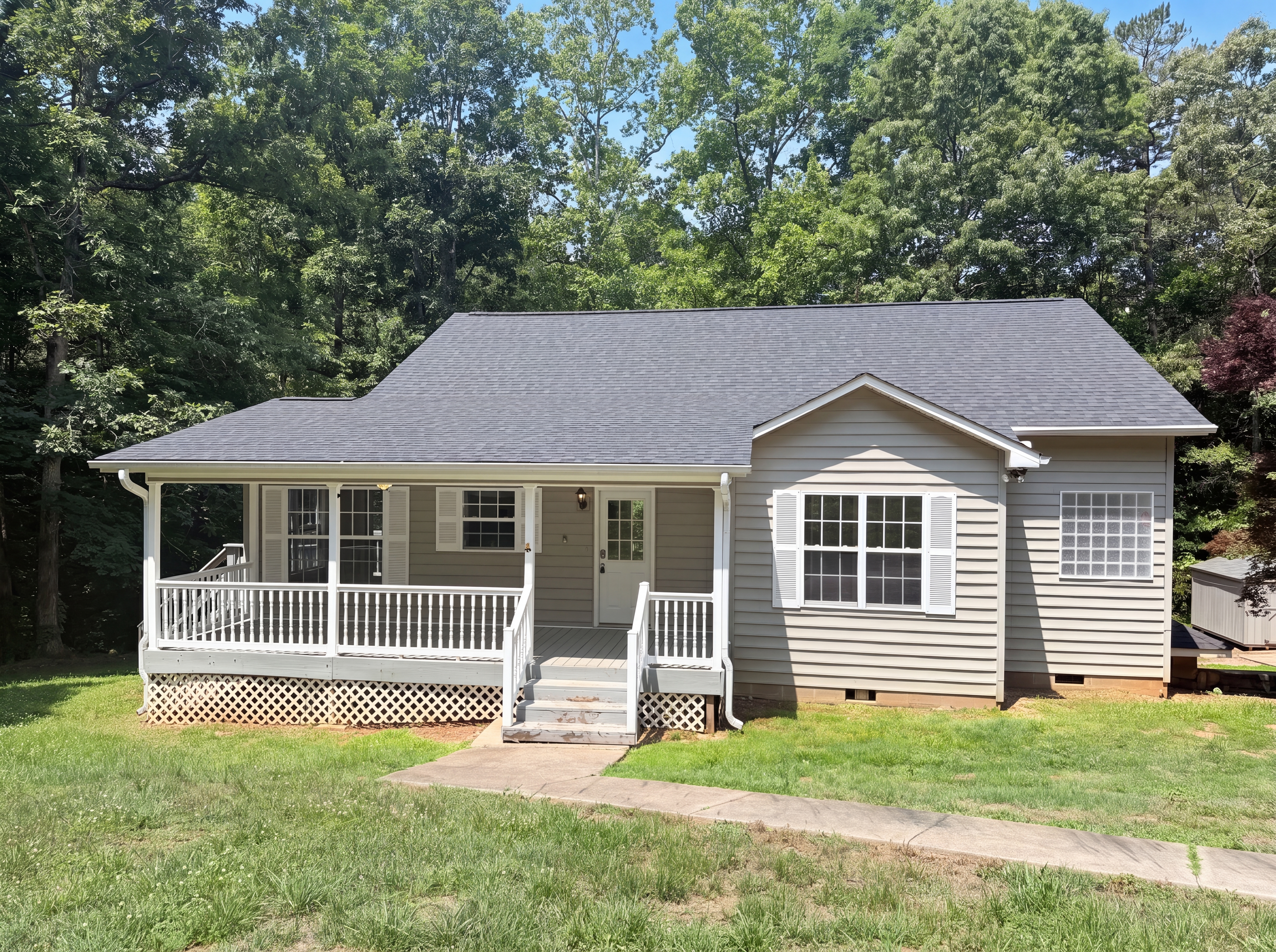 Photo 15 of 17 of 221 Grandview Dr, Statesville, NC