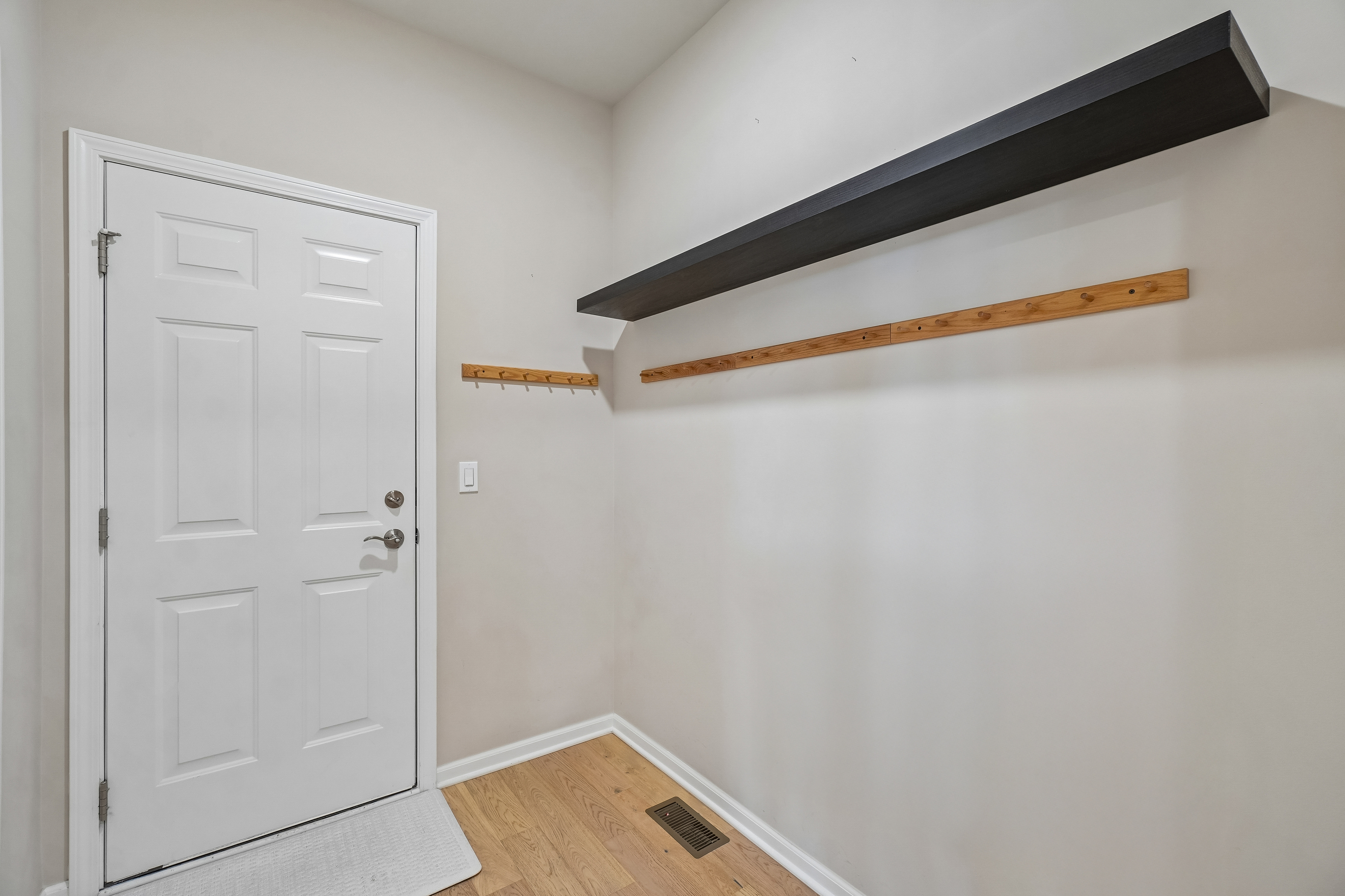Photo 47 of 61 of 20942 Torbay Dr, Northville, MI