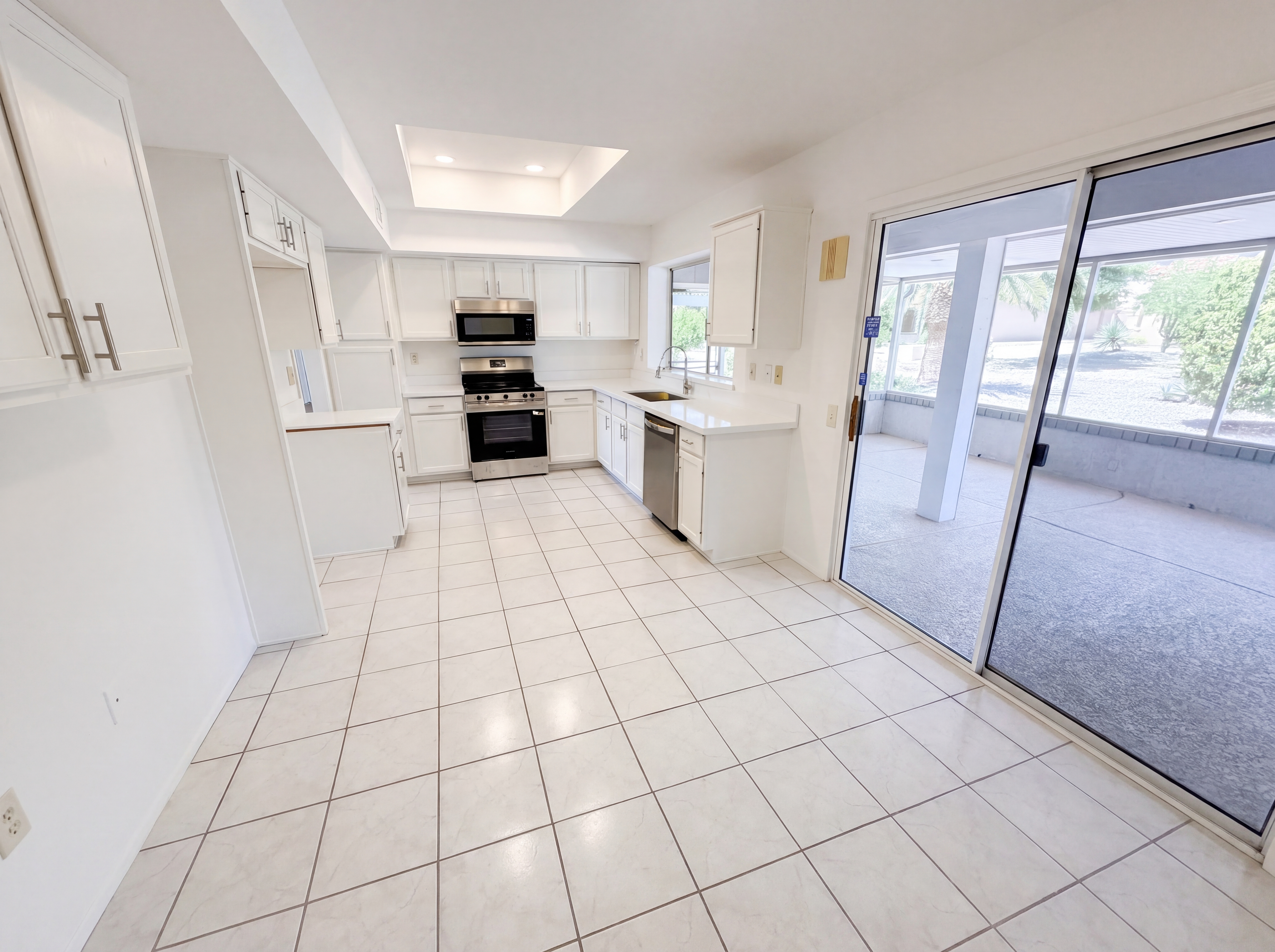 Photo 11 of 28 of 14624 W Blackwood Dr, Sun City West, AZ