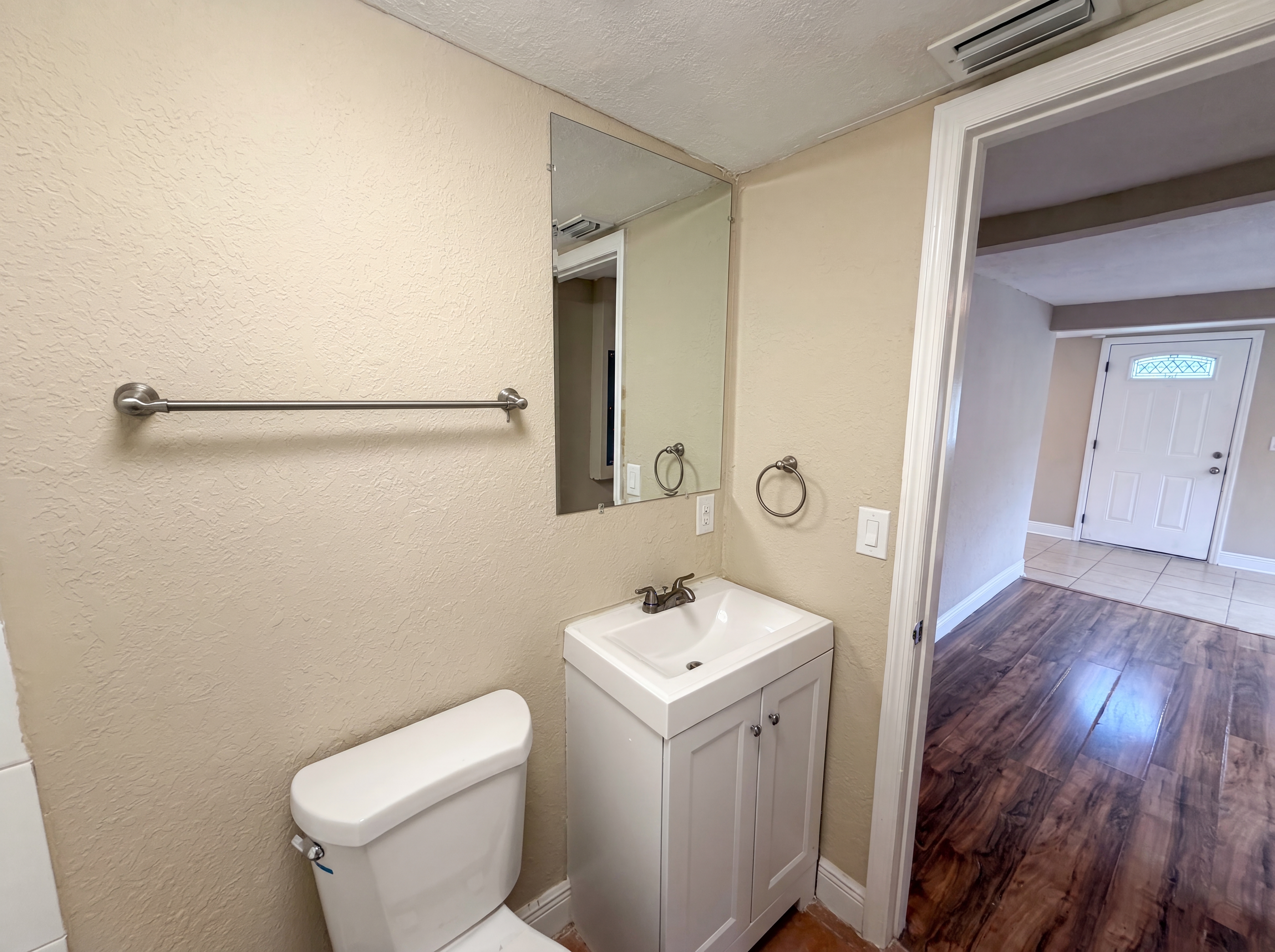 Photo 16 of 23 of 1506 W 16th St, Sanford, FL