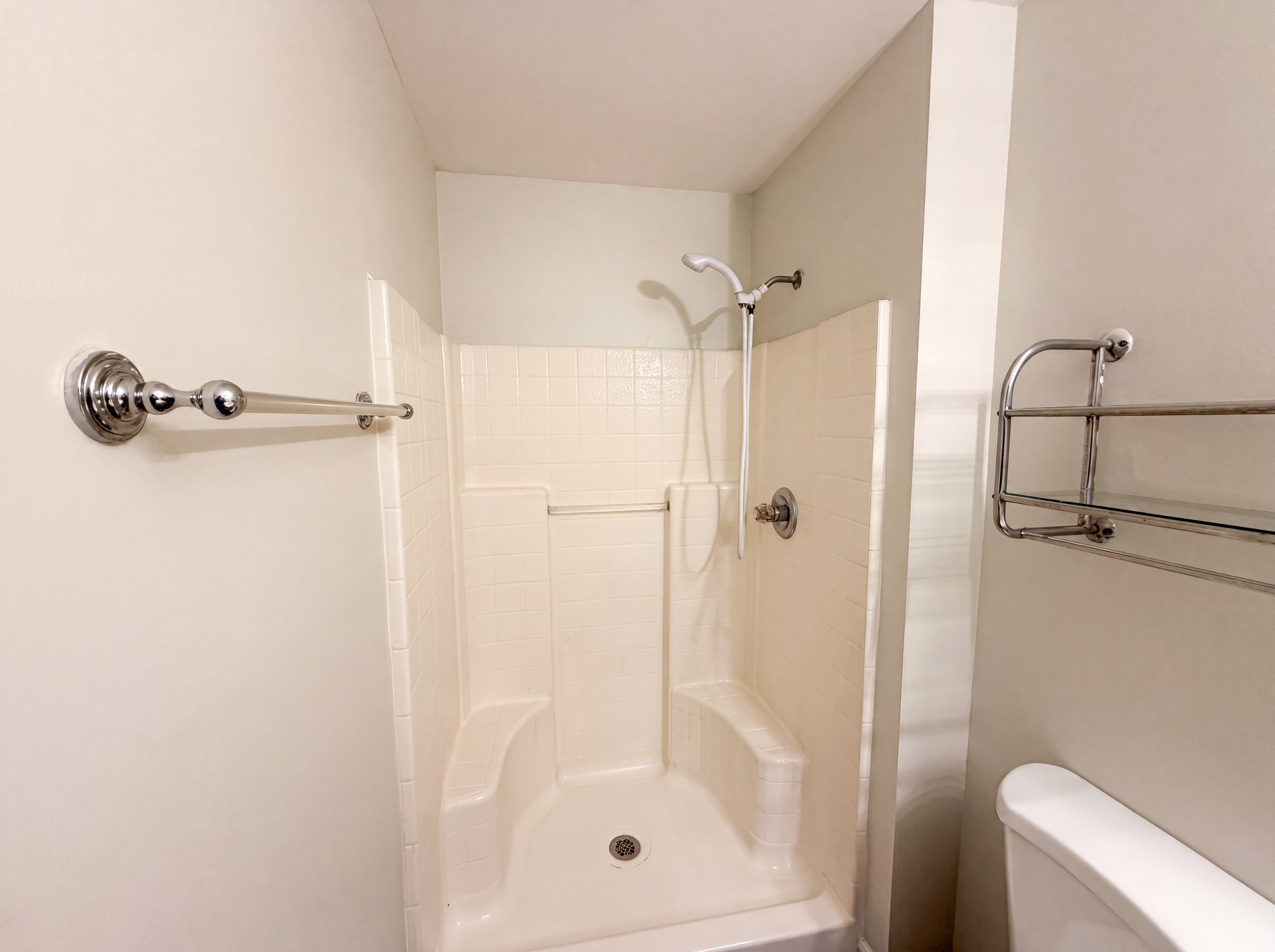 Photo 13 of 20 of 114 Pamala Ct, Sanford, FL