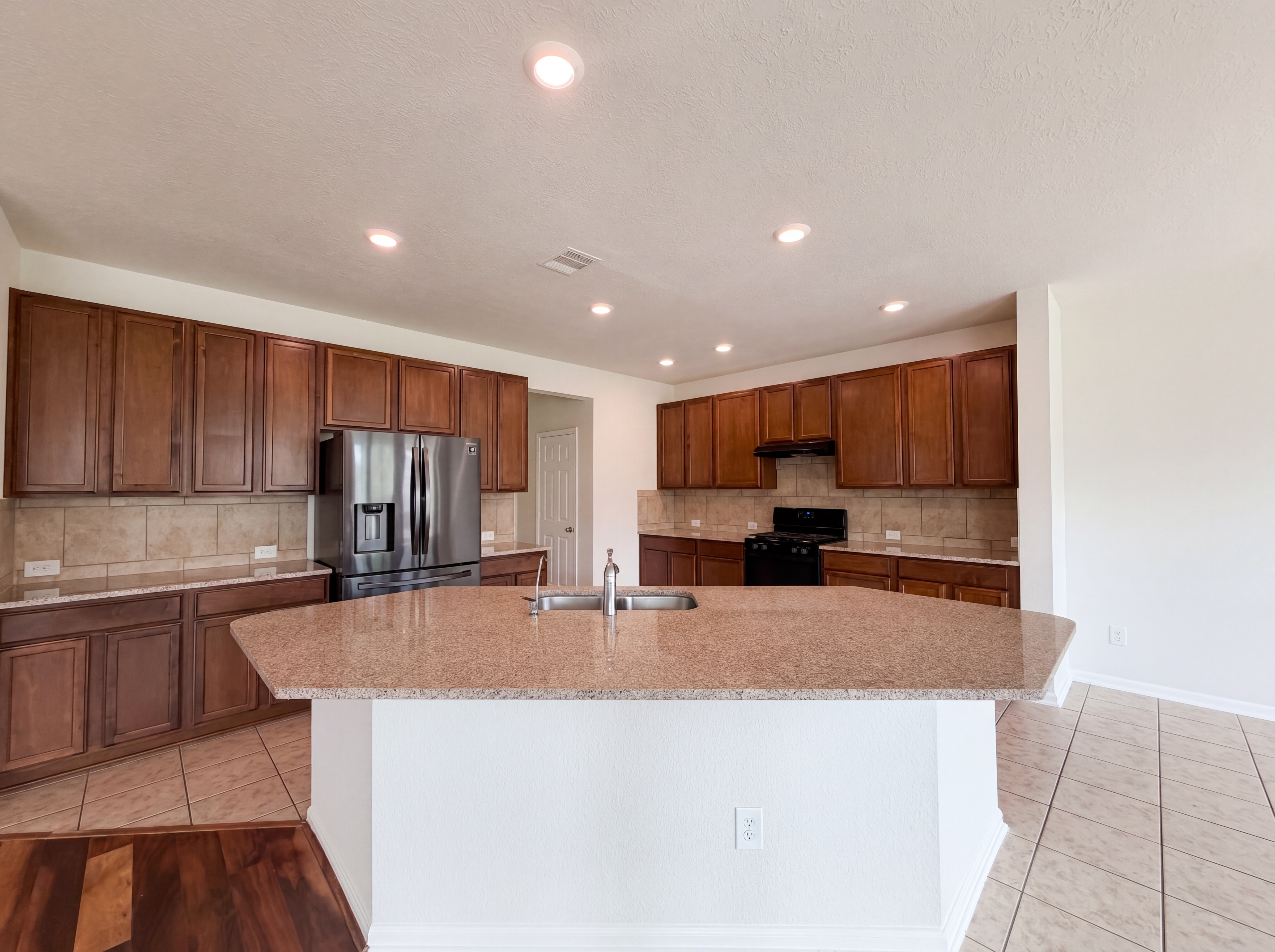 Photo 2 of 26 of 19022 Tower Rose Ct, Katy, TX