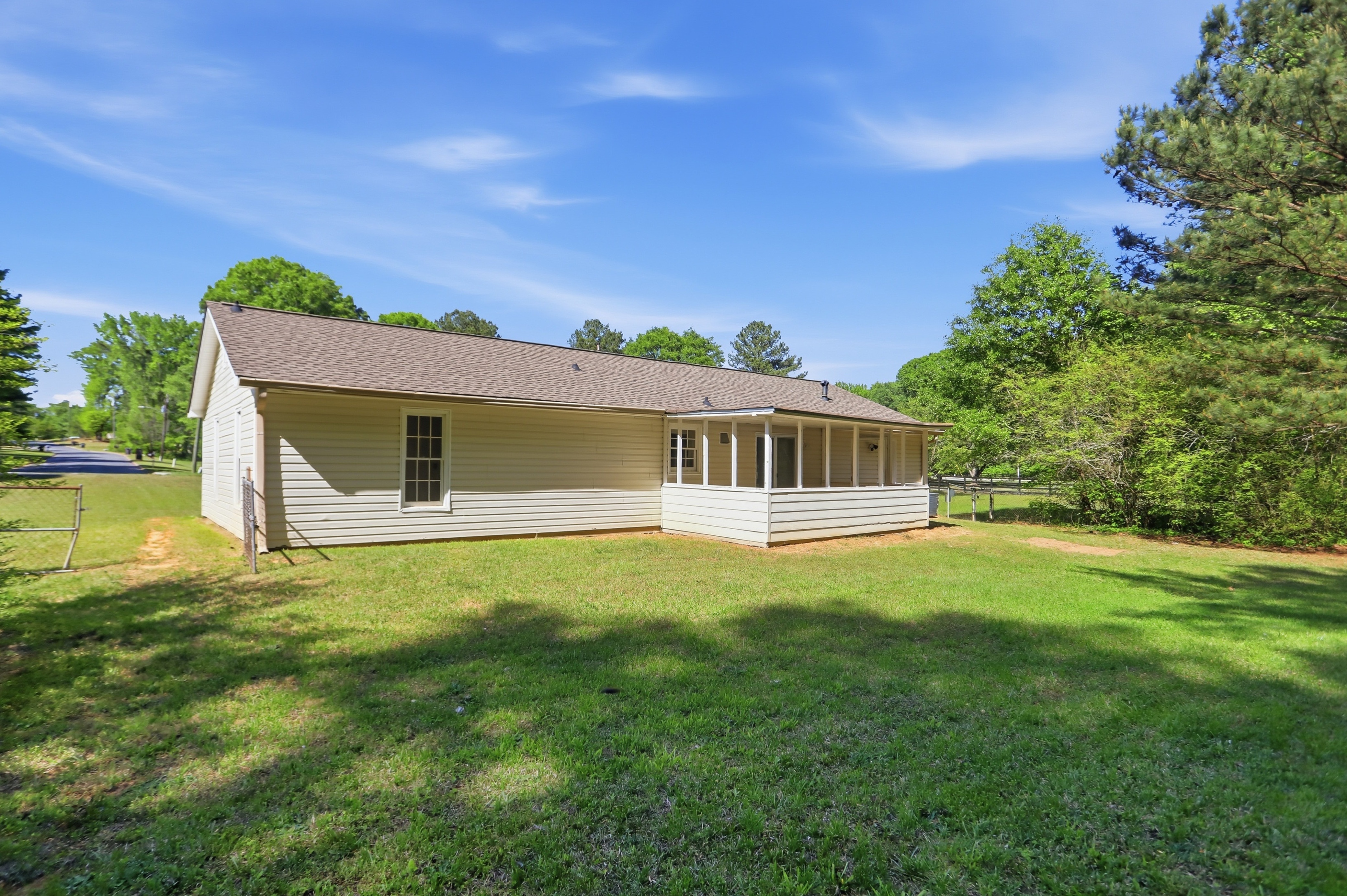 Photo 28 of 30 of 3233 Lancer Dr, Powder Springs, GA