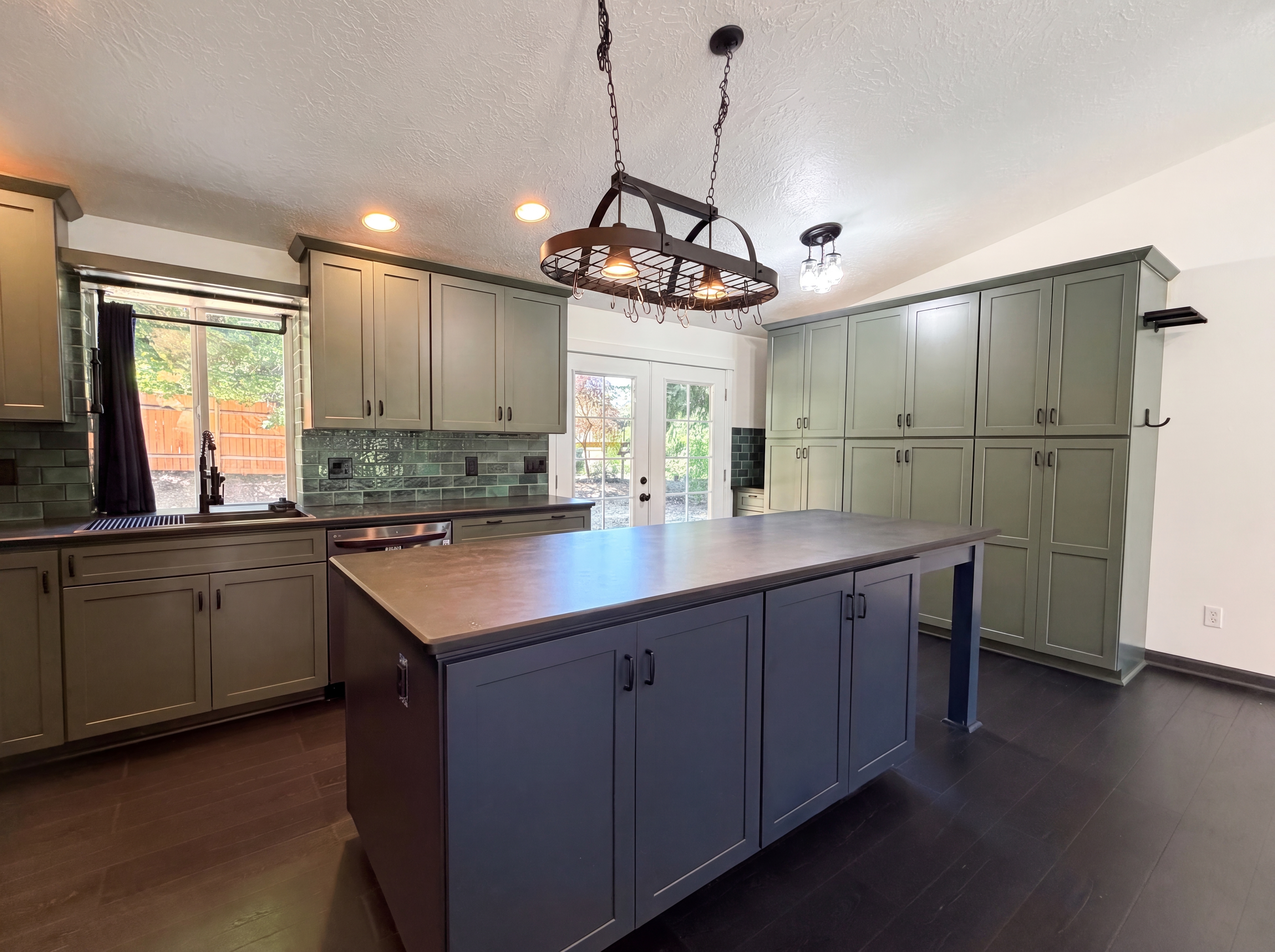 Photo 6 of 17 of 37685 Sandy Heights St, Sandy, OR