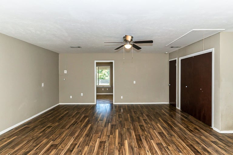 Photo 13 of 23 - 1500 Arvel Cir, Azle, TX 76020