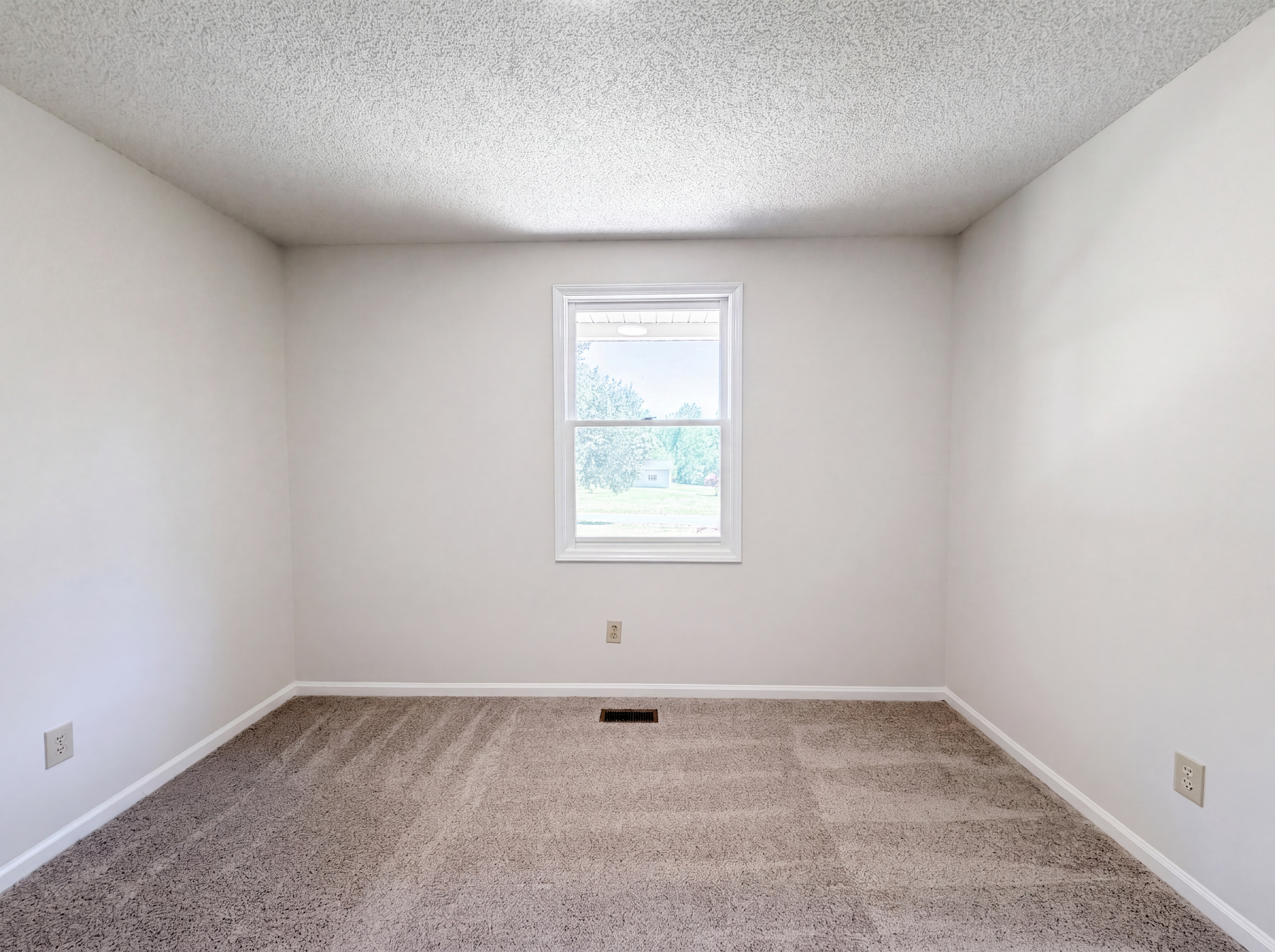 Photo 12 of 18 of 4395 Meadow Ln, Lincolnton, NC