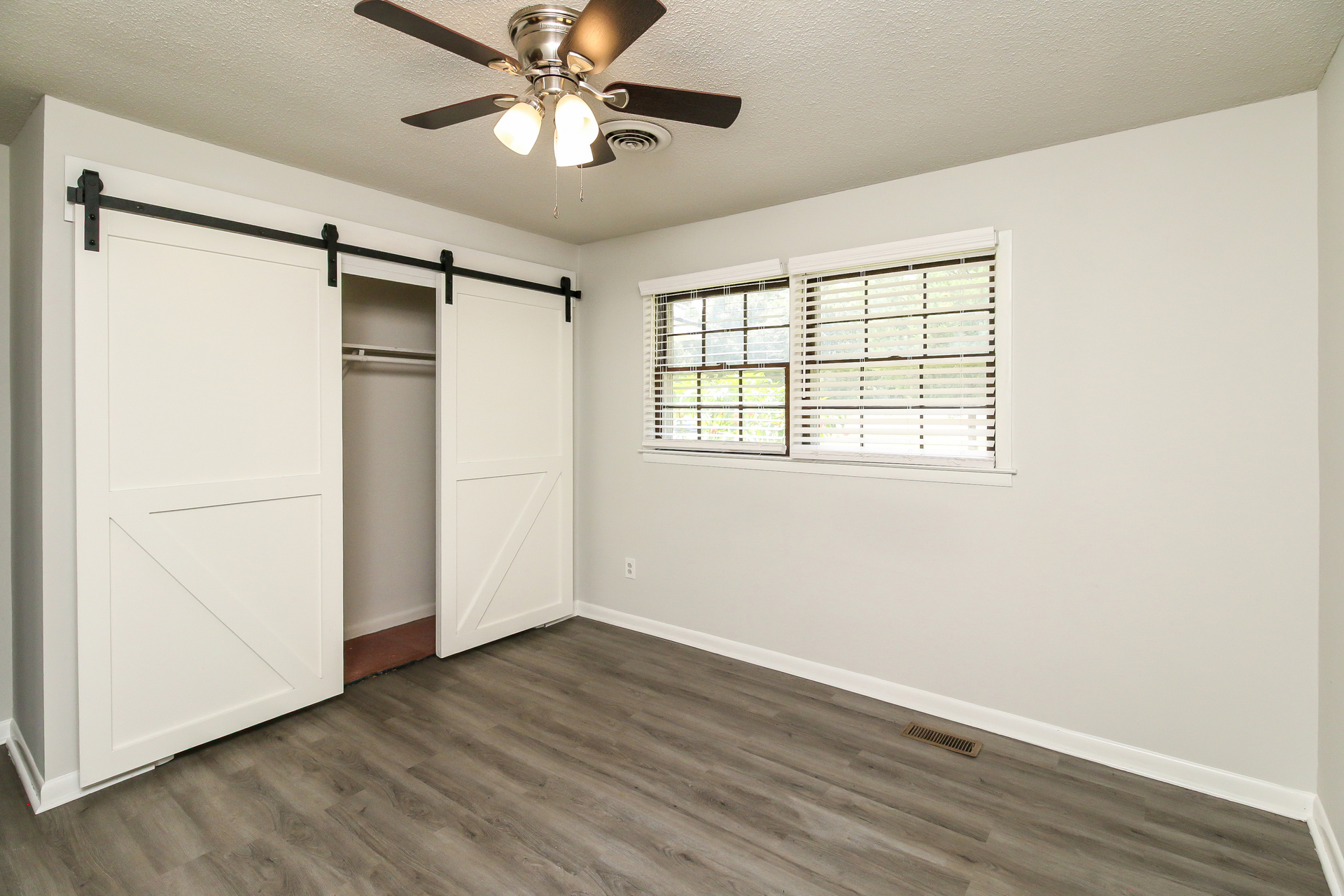 Photo 10 of 22 of 2460 Greensboro Rd, Madison, GA