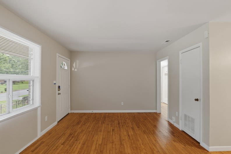 Property photo 2 of 2319 Collier Dr