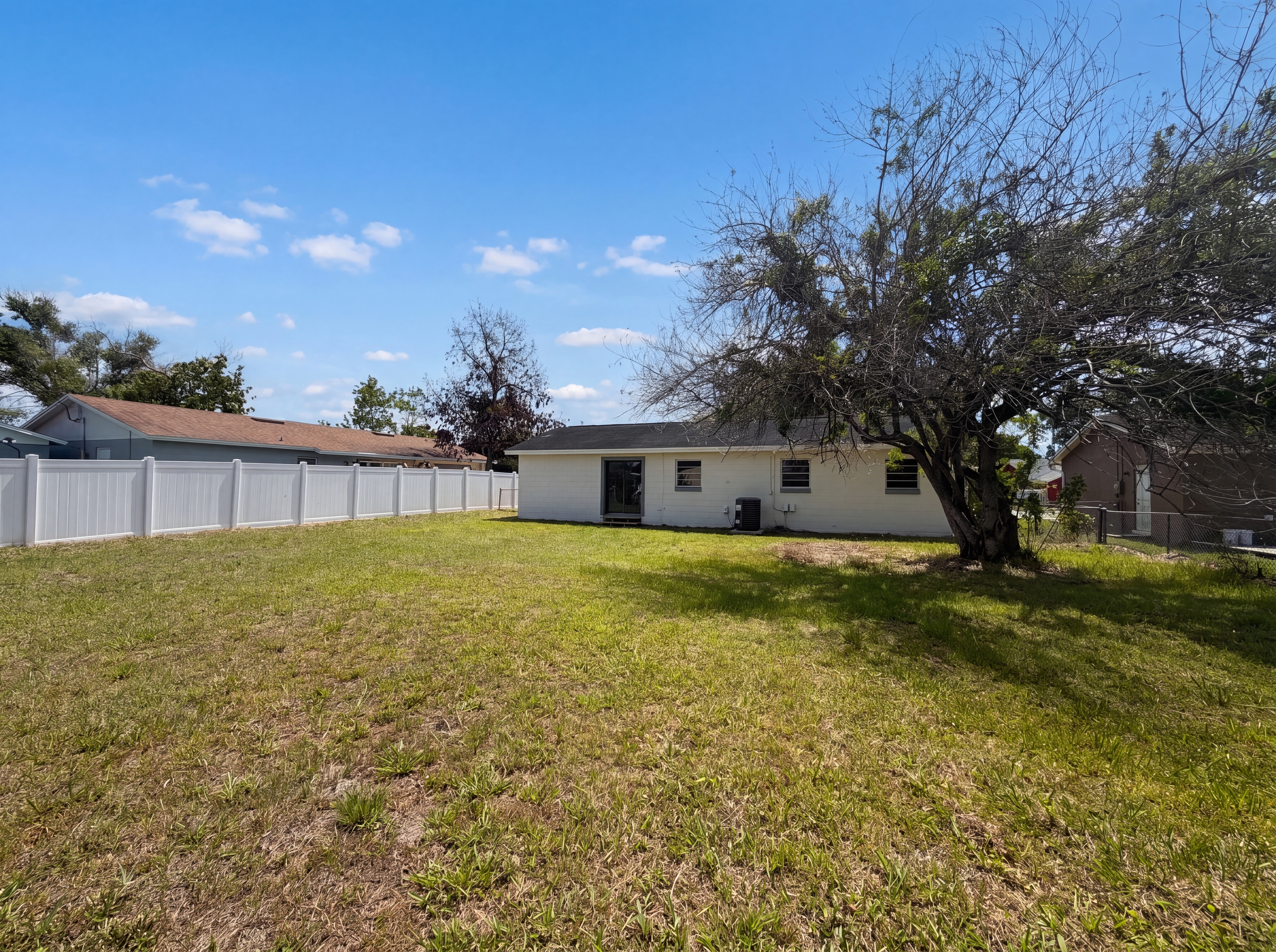 Photo 5 of 18 of 1114 N Forrest Ave, Kissimmee, FL