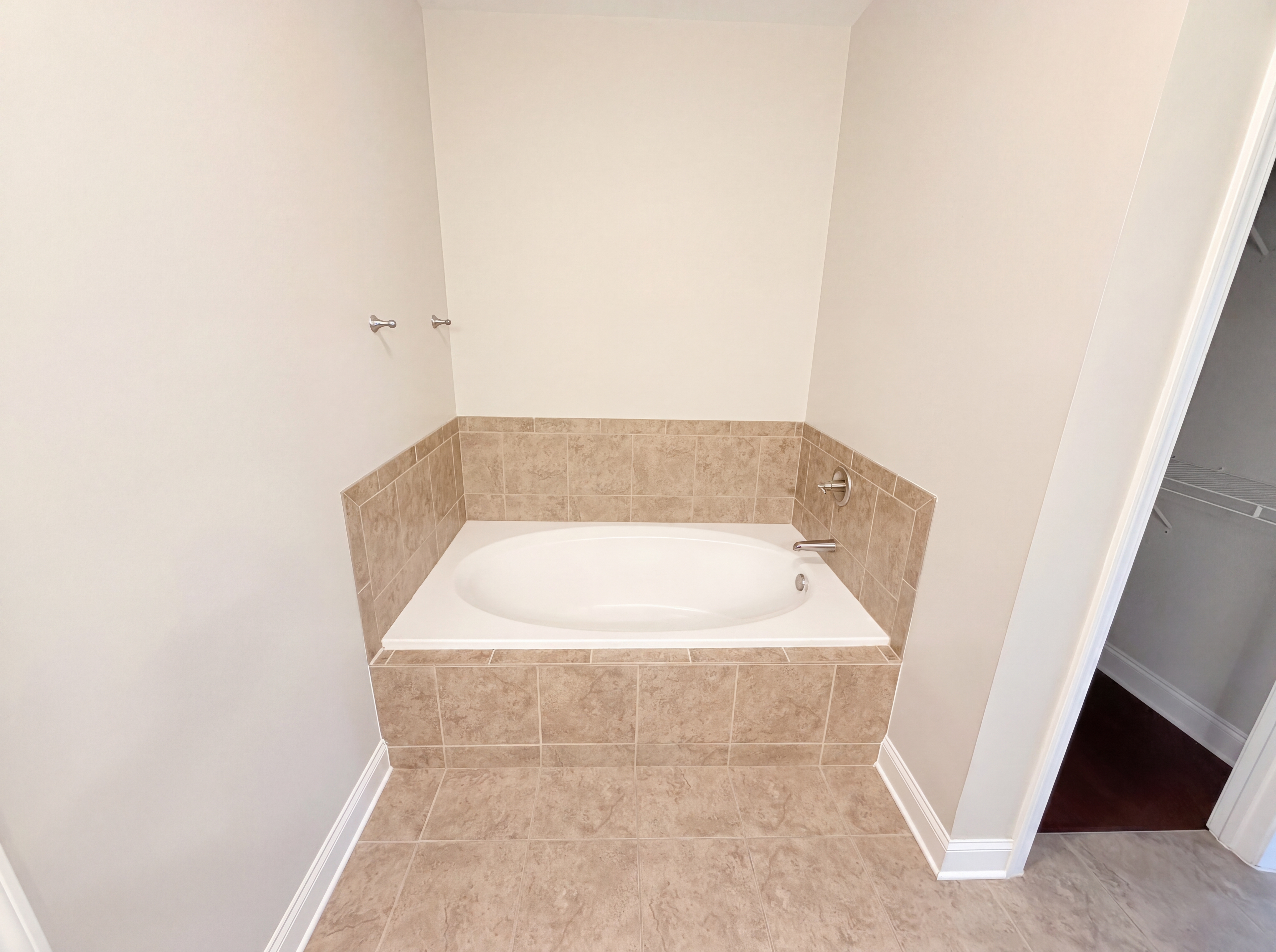 Photo 16 of 24 of 10555 Naramore Ln, Alpharetta, GA