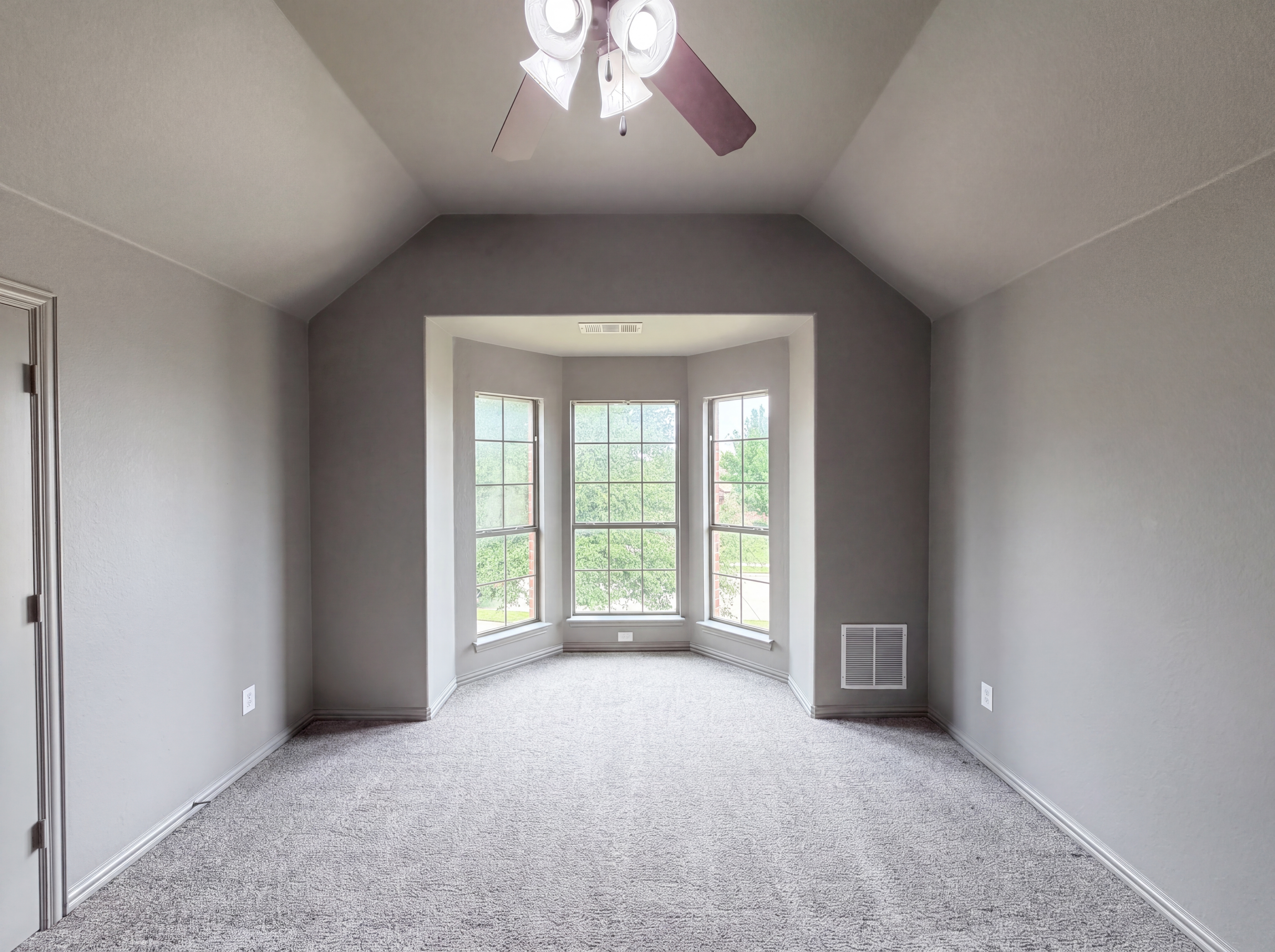 Photo 13 of 30 of 928 Homestead Dr, Keller, TX