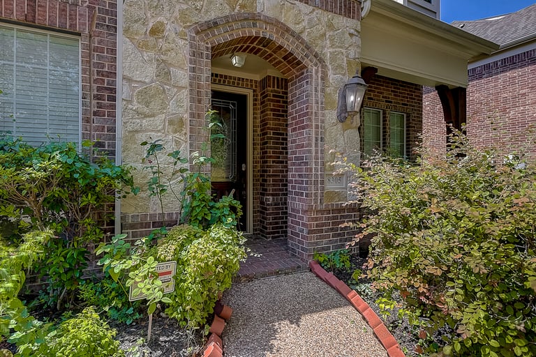 Photo 13 of 42 - 8305 Foothill Dr, Plano, TX 75024