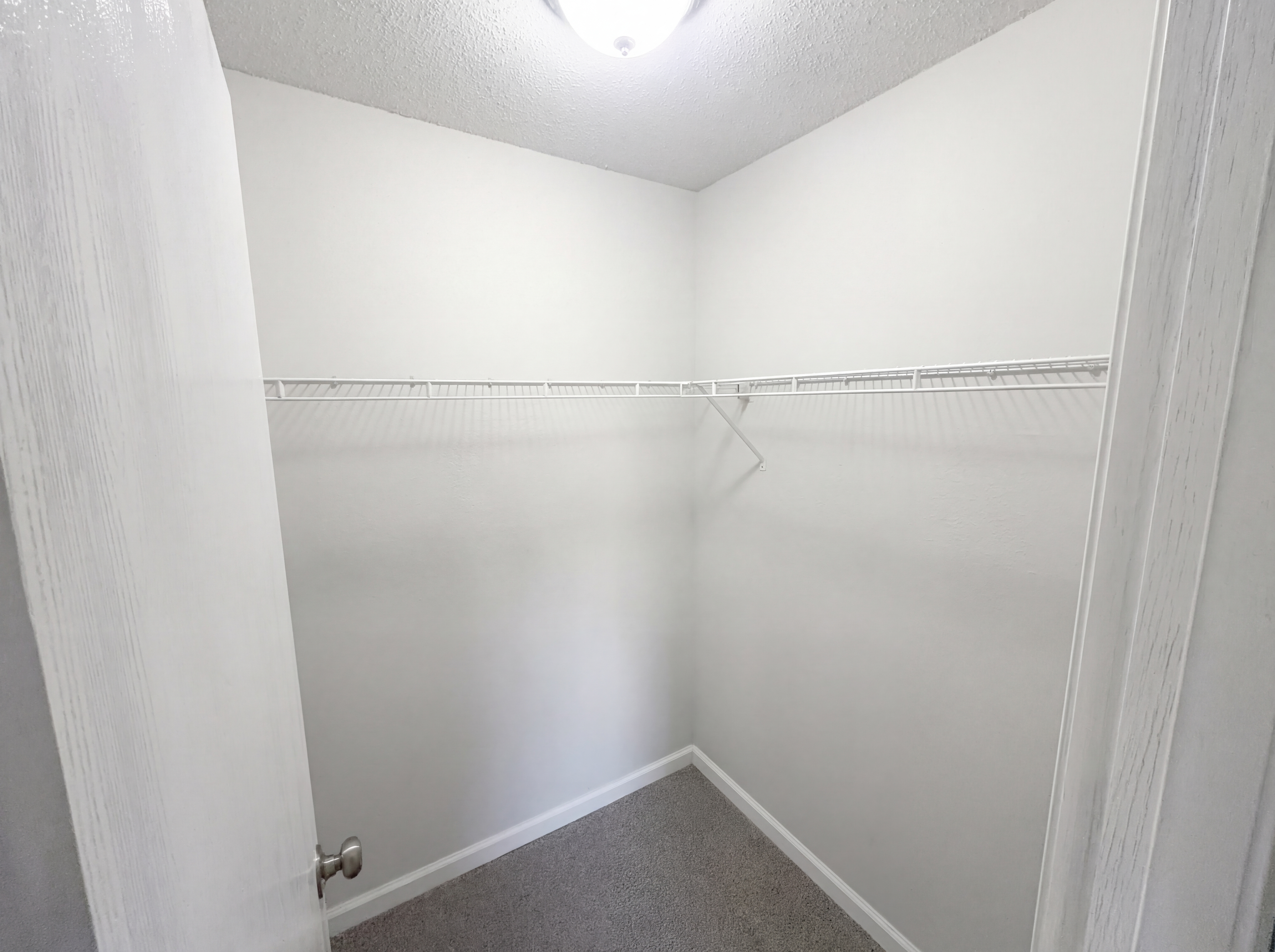 Photo 14 of 20 of 6654 Hazelhatch Dr, Indianapolis, IN