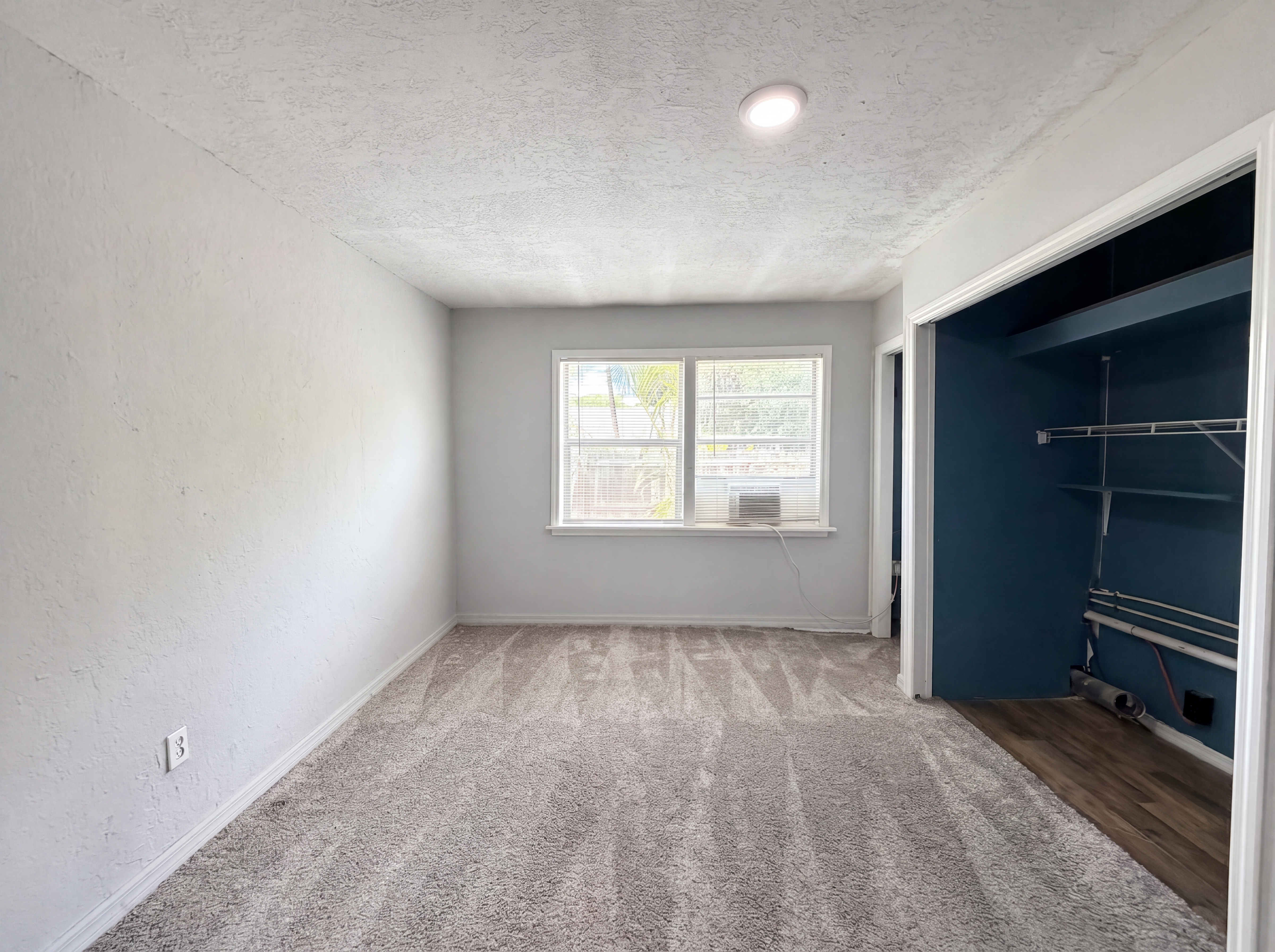 Photo 11 of 22 of 2228 N Orange Ave, Sarasota, FL