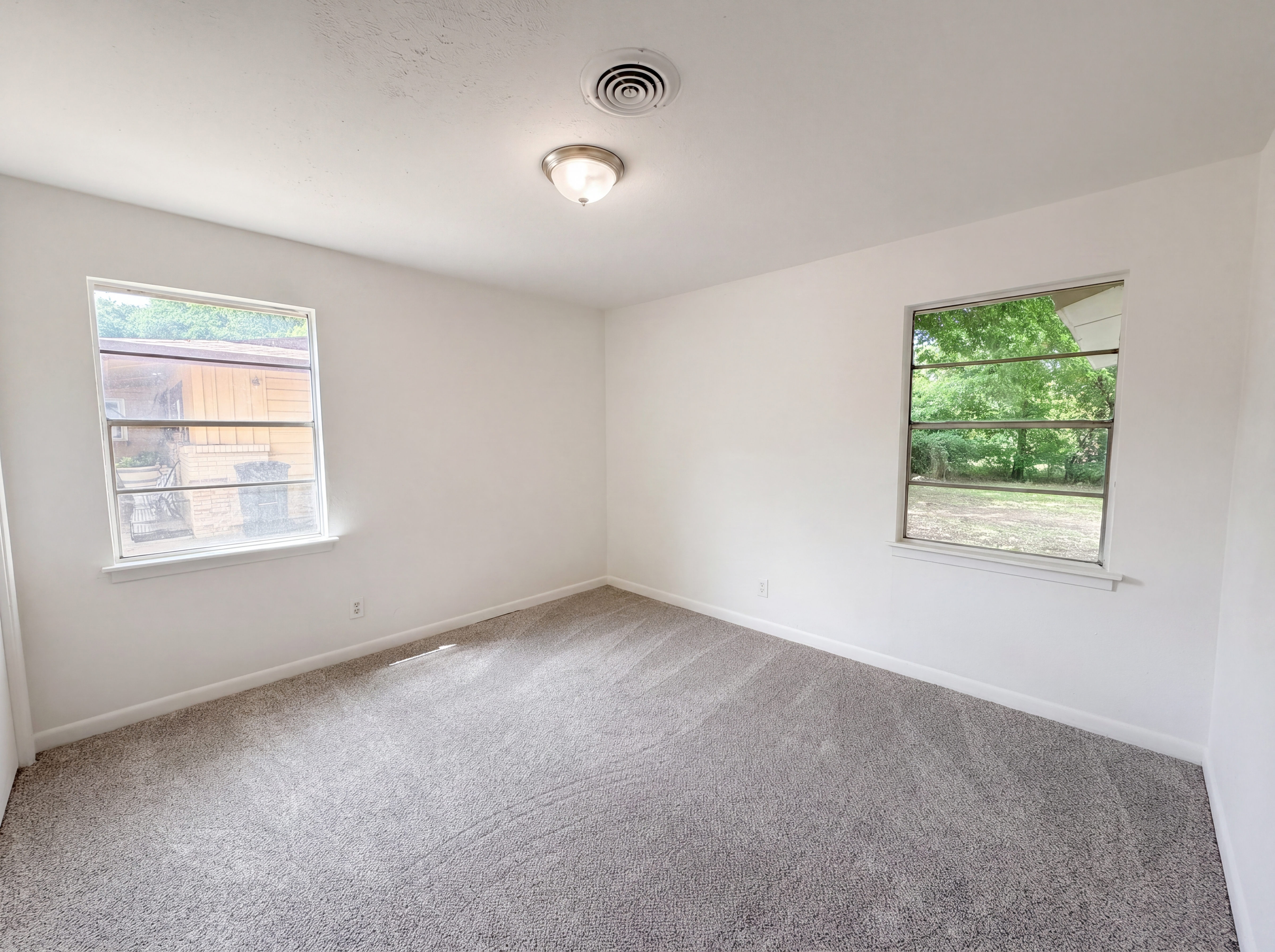 Photo 10 of 16 of 5412 Conroy St, Fort Worth, TX