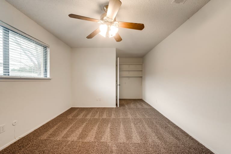 Photo 21 of 33 - 2925 Beachtree Ln, Bedford, TX 76021