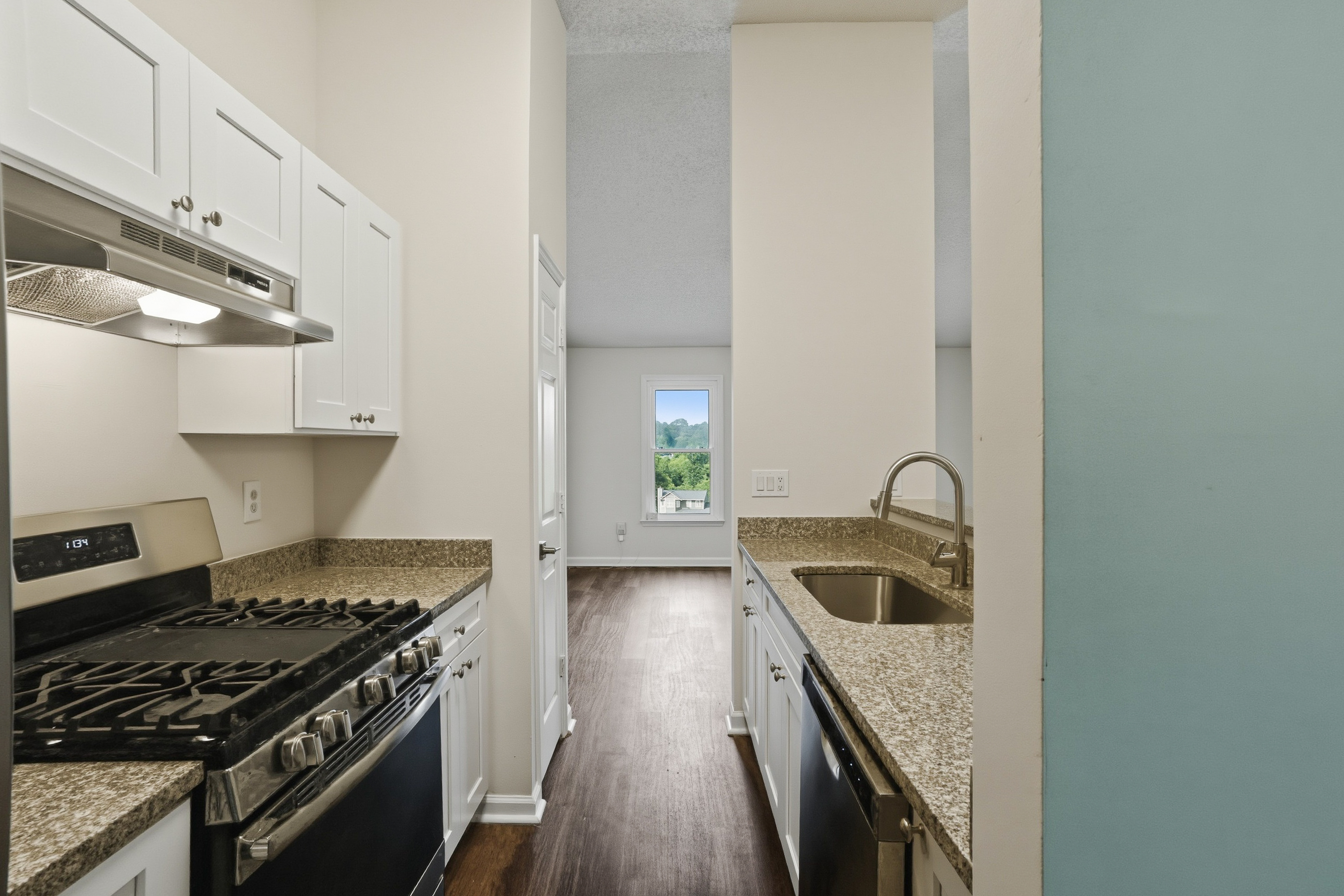 Photo 11 of 32 of 3318 Maison Ct, Lithonia, GA