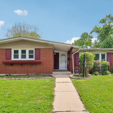 Property photo 1 of 840 W Arquilla Dr