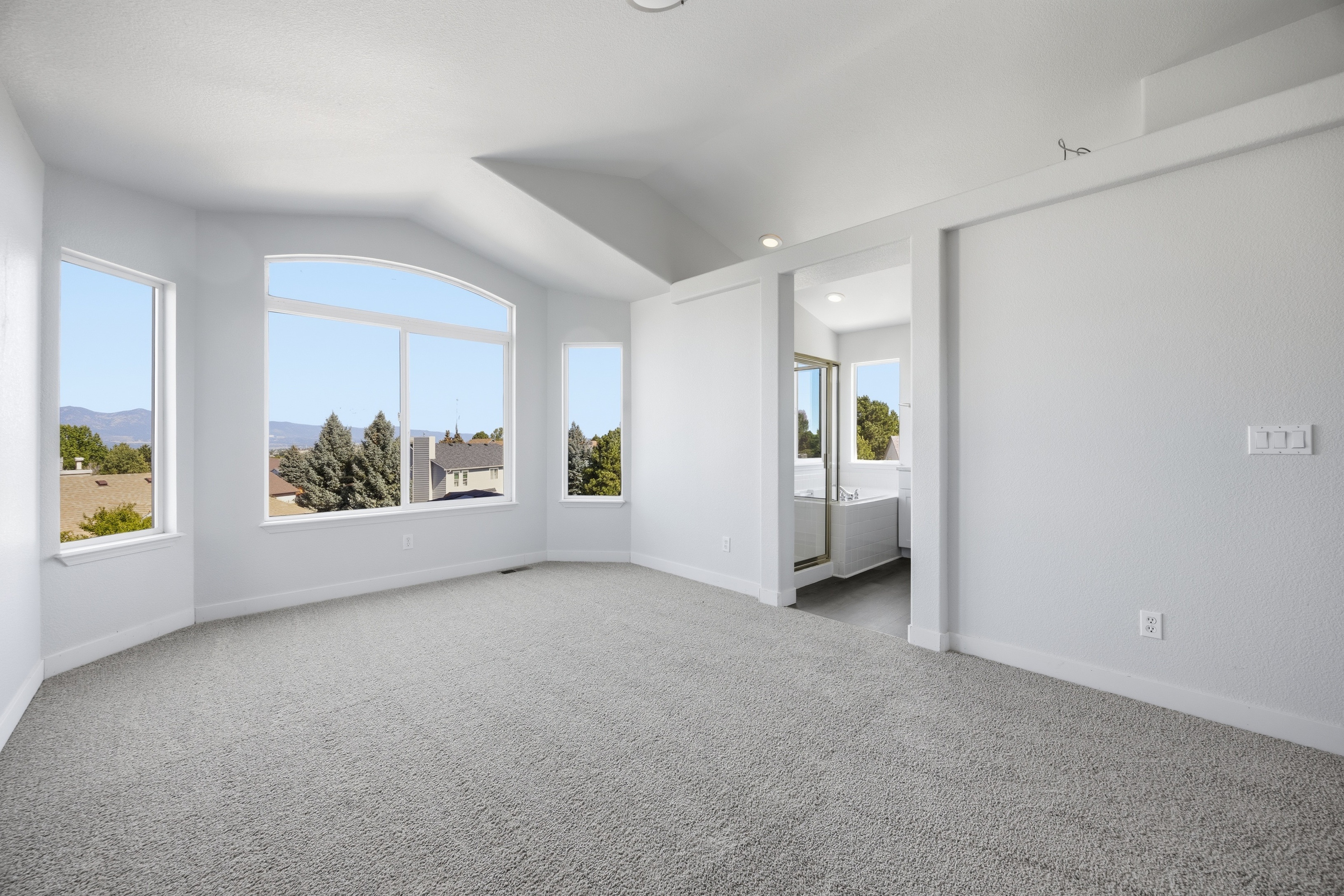 Photo 4 of 59 of 4770 Paramount Pl, Colorado Springs, CO