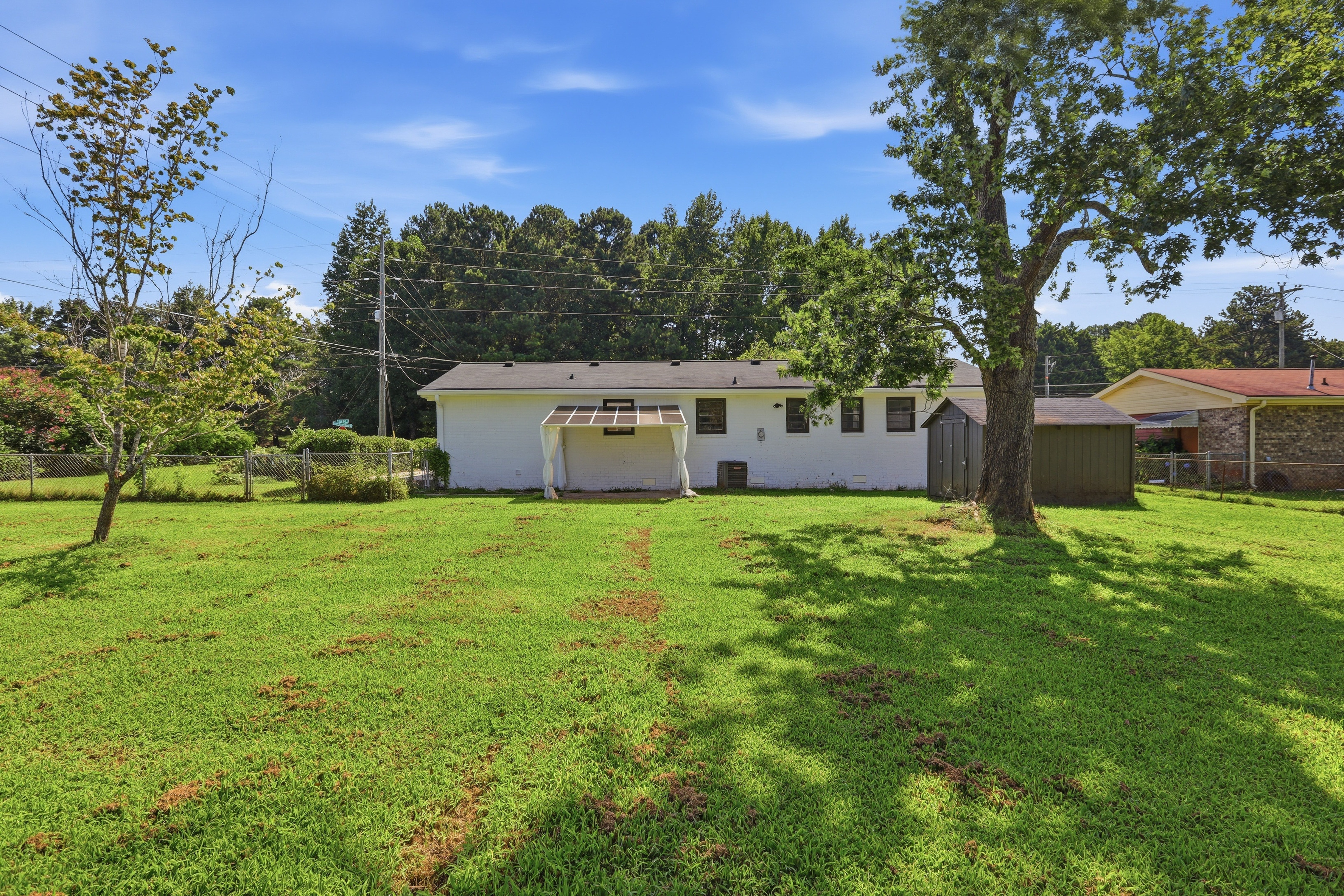 Photo 5 of 24 of 5734 Hill Rd, Powder Springs, GA