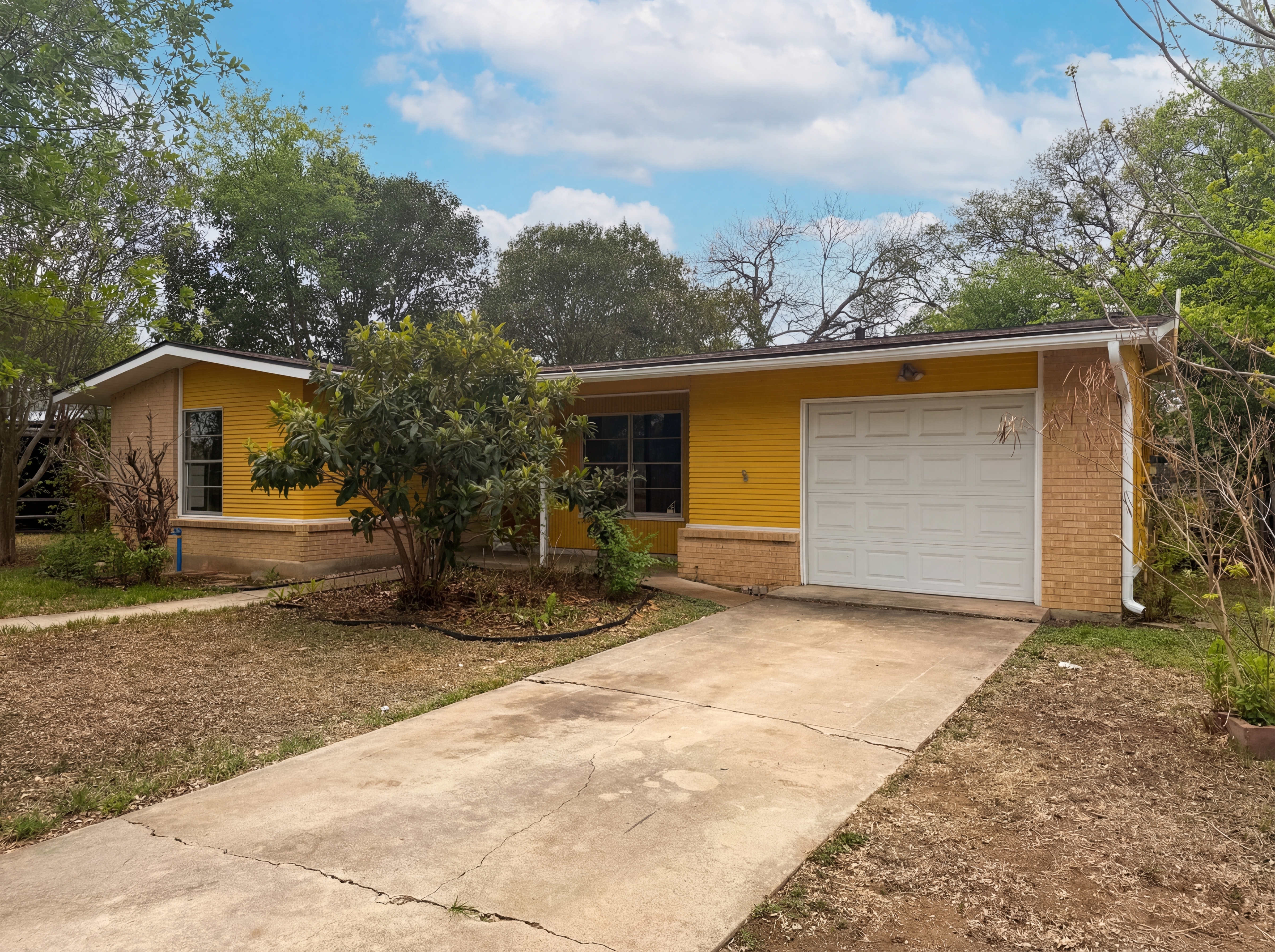 Photo 6 of 16 of 125 Scott Ave, Universal City, TX