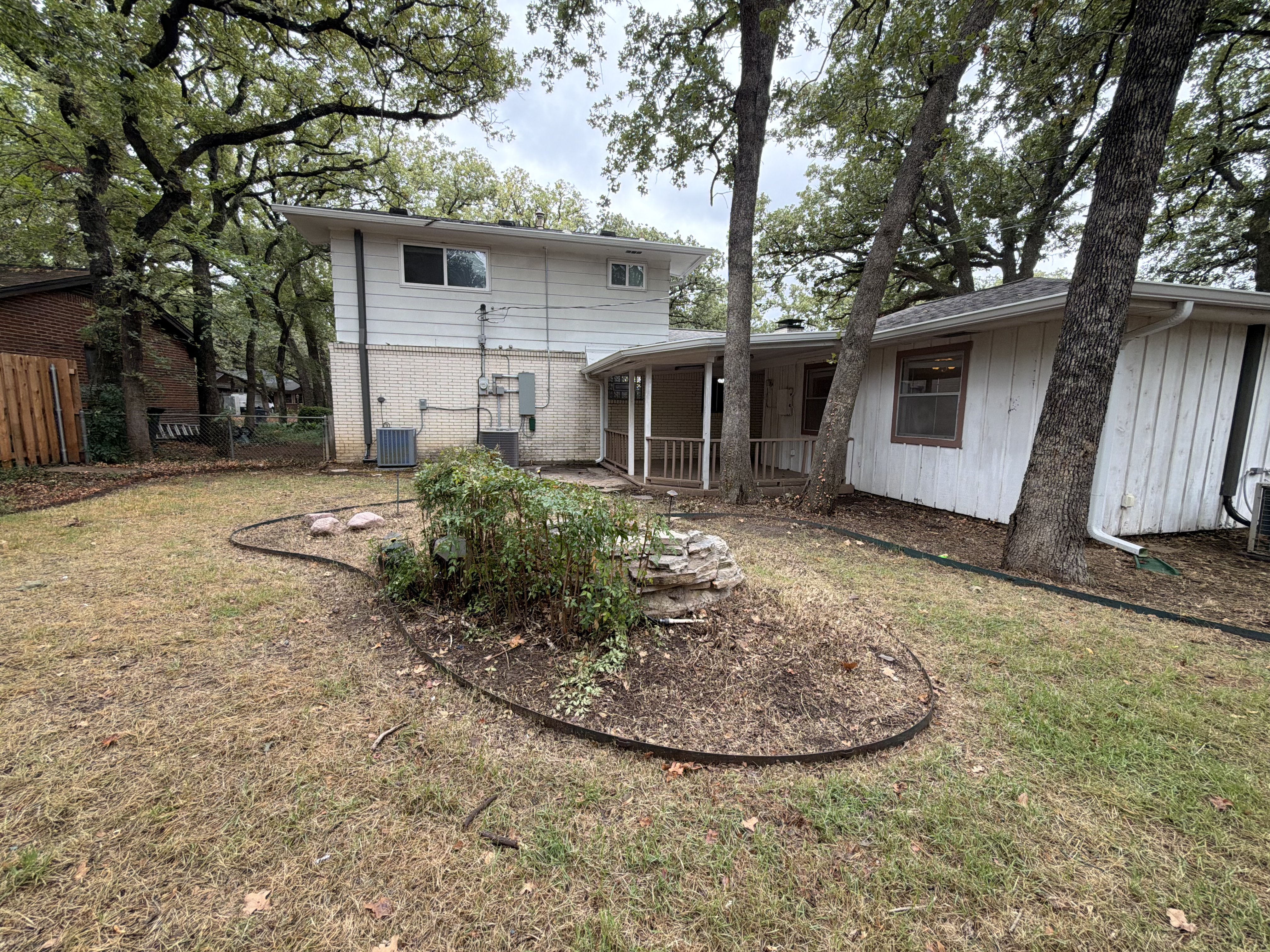 Photo 24 of 27 of 3411 Halifax Dr, Arlington, TX