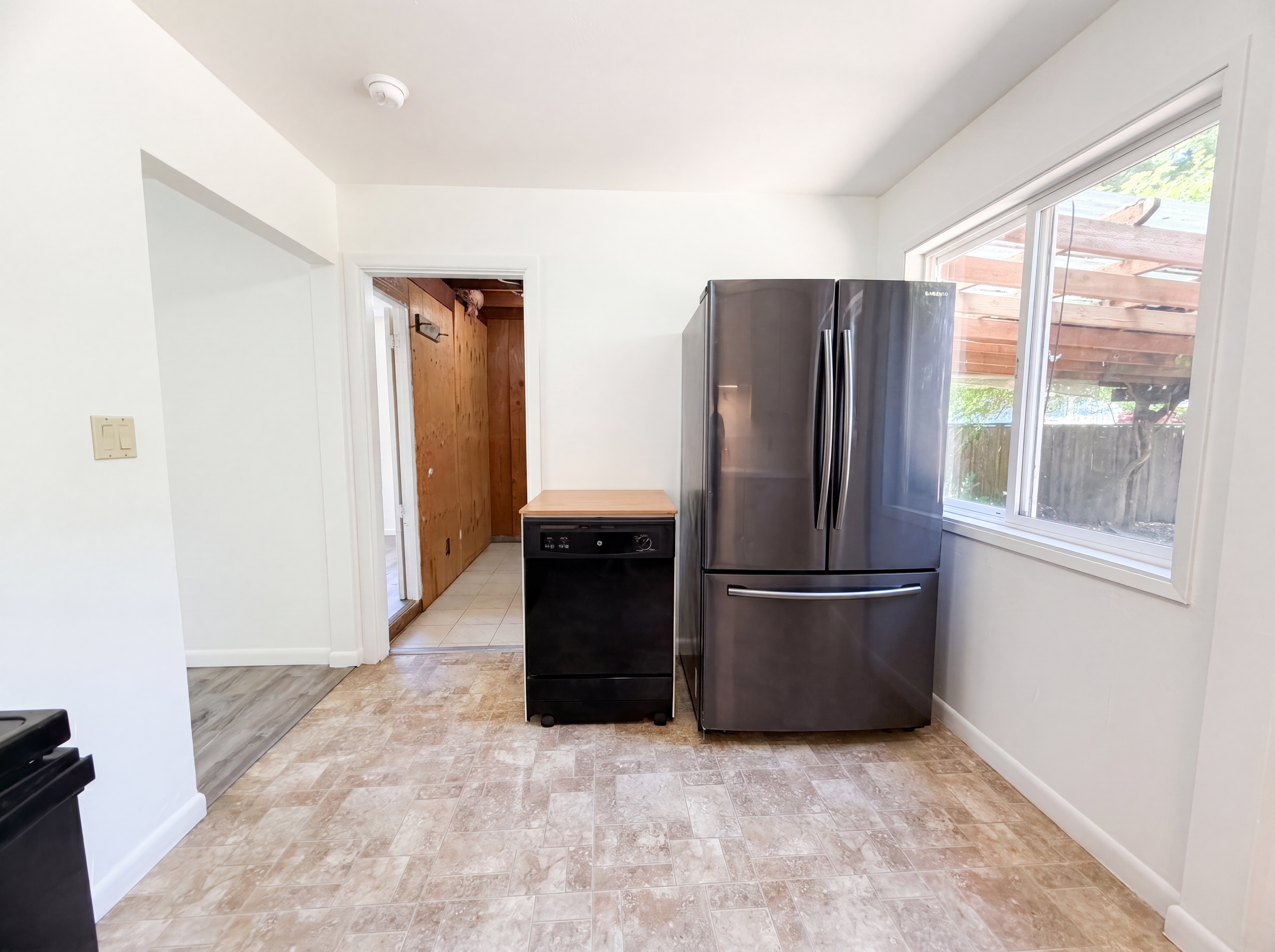 Photo 8 of 16 of 4219 SE Ellis St, Portland, OR