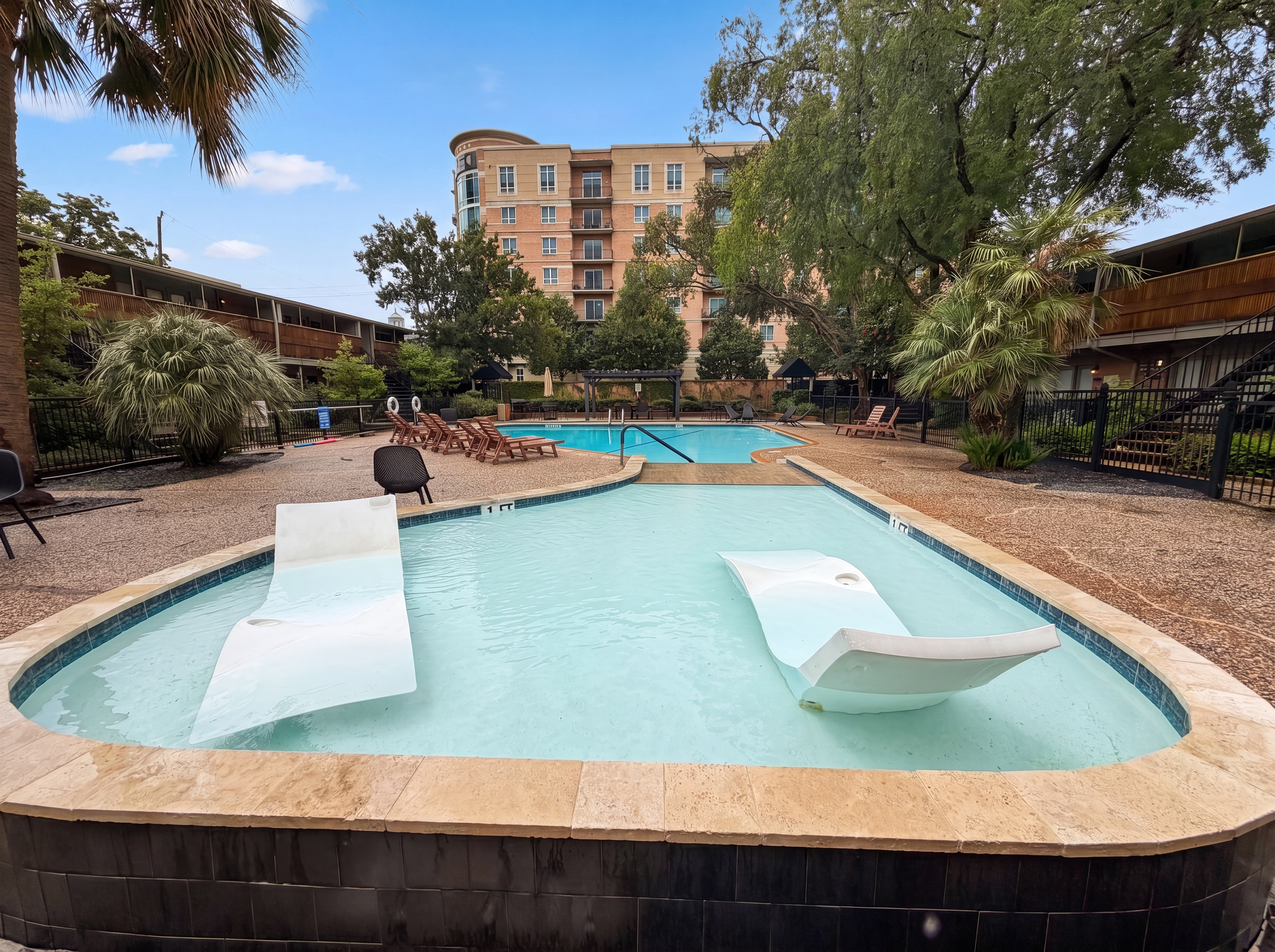 Photo 5 of 17 of 3938 W Alabama St, Houston, TX