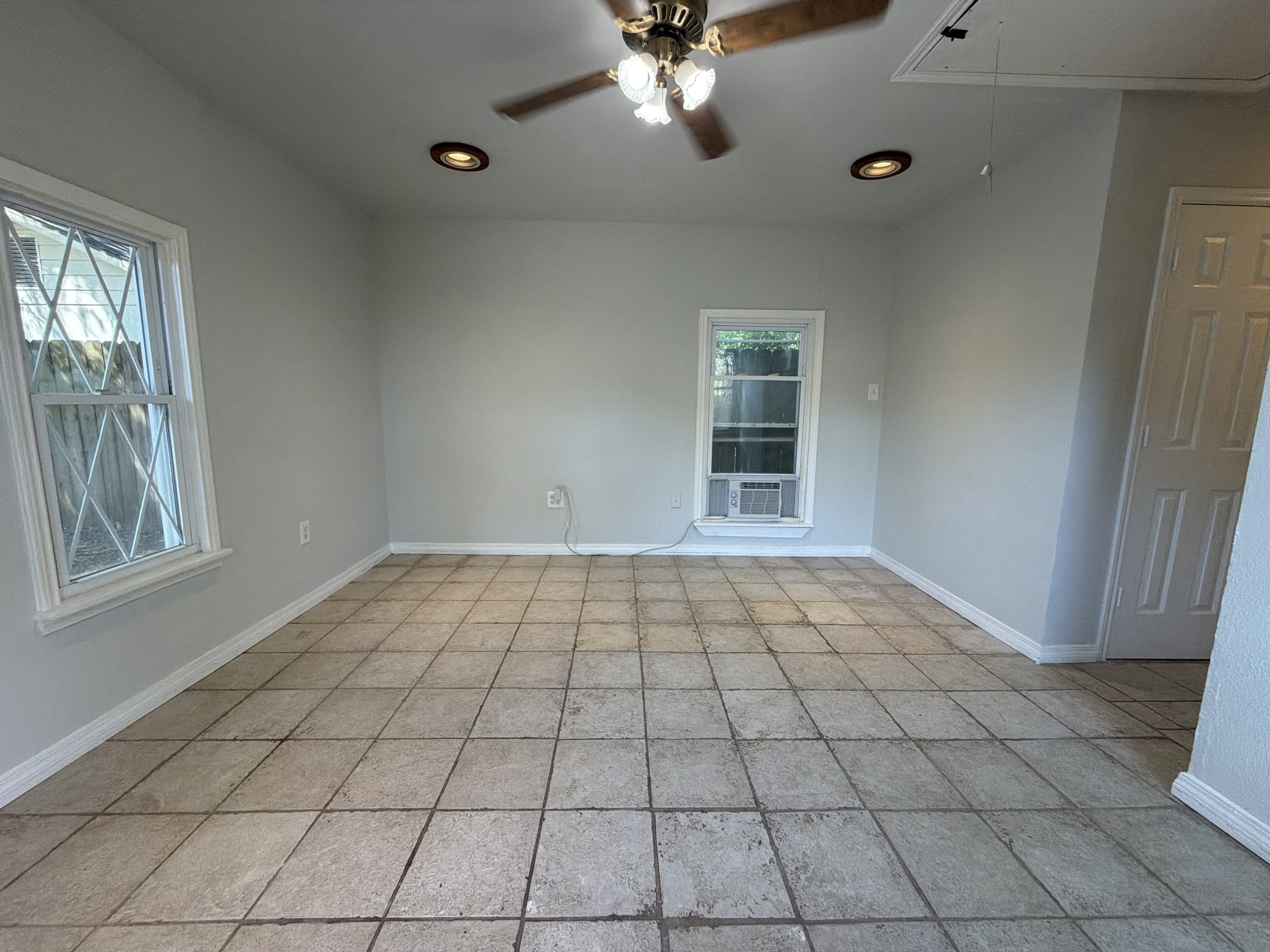 Photo 32 of 35 of 1114 Forestburg Dr, Houston, TX