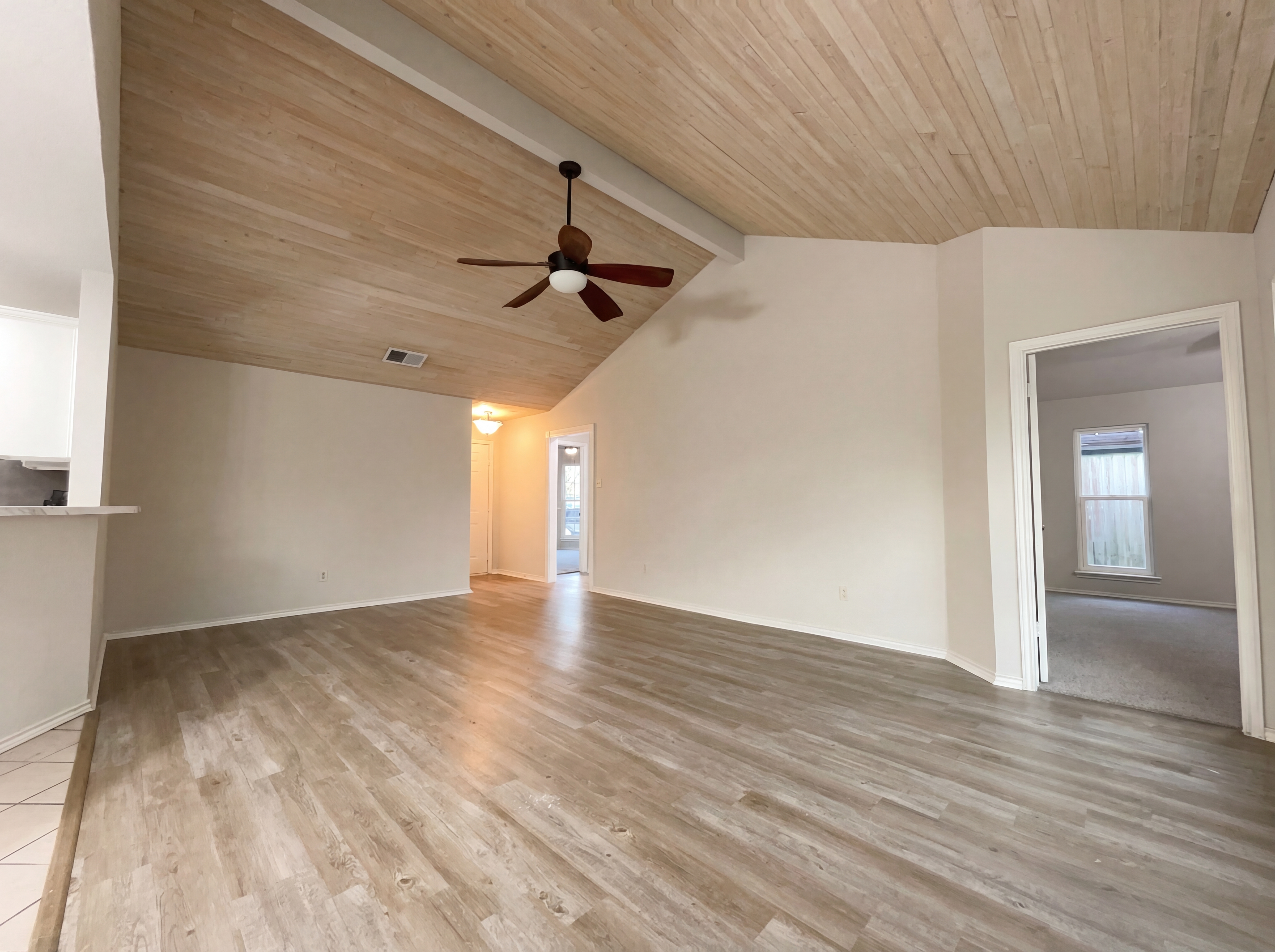 Photo 6 of 16 of 2175 Timberleaf Cir, Ingleside, TX