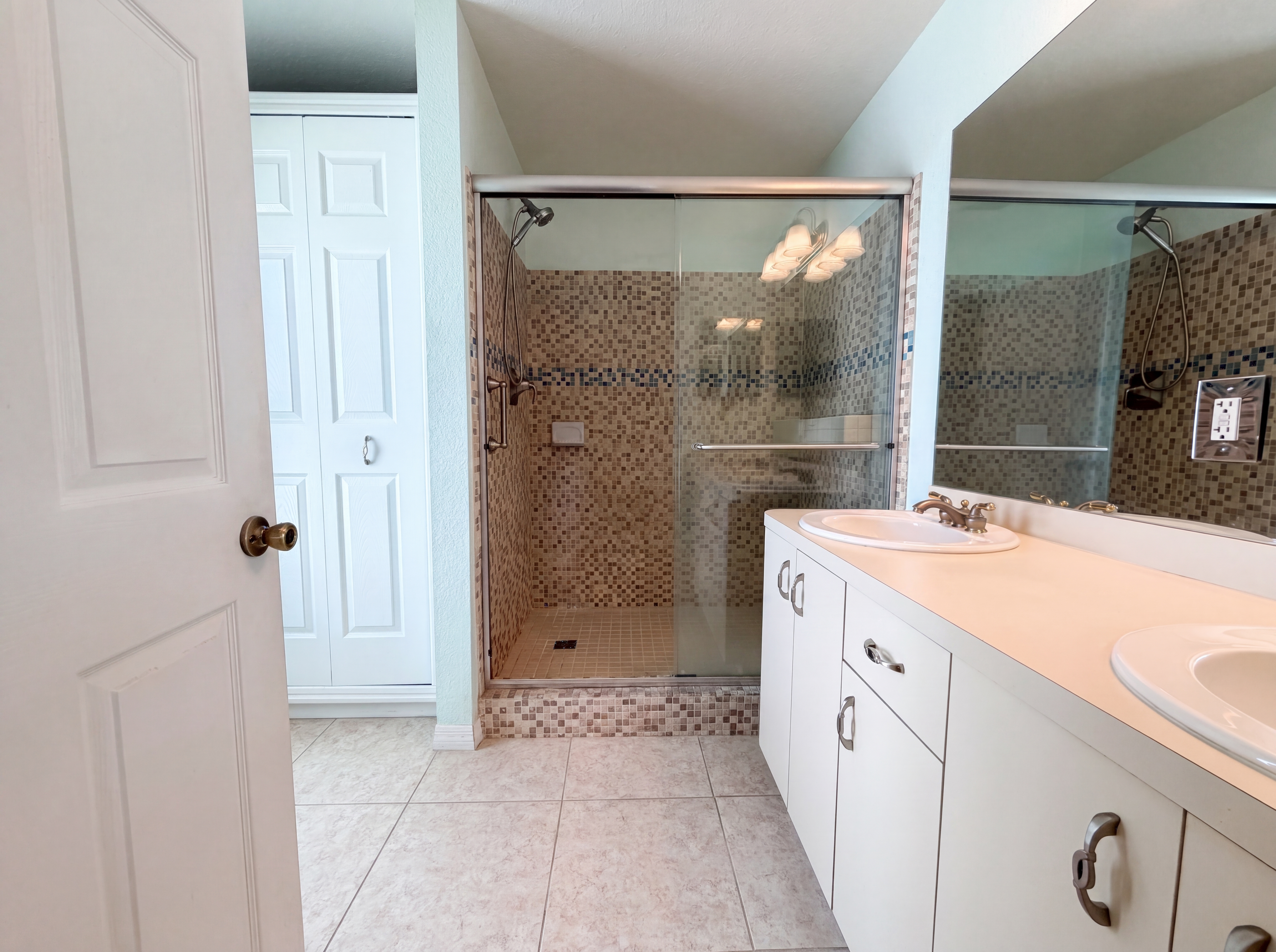 Photo 14 of 26 of 4790 Londel Ave, North Port, FL