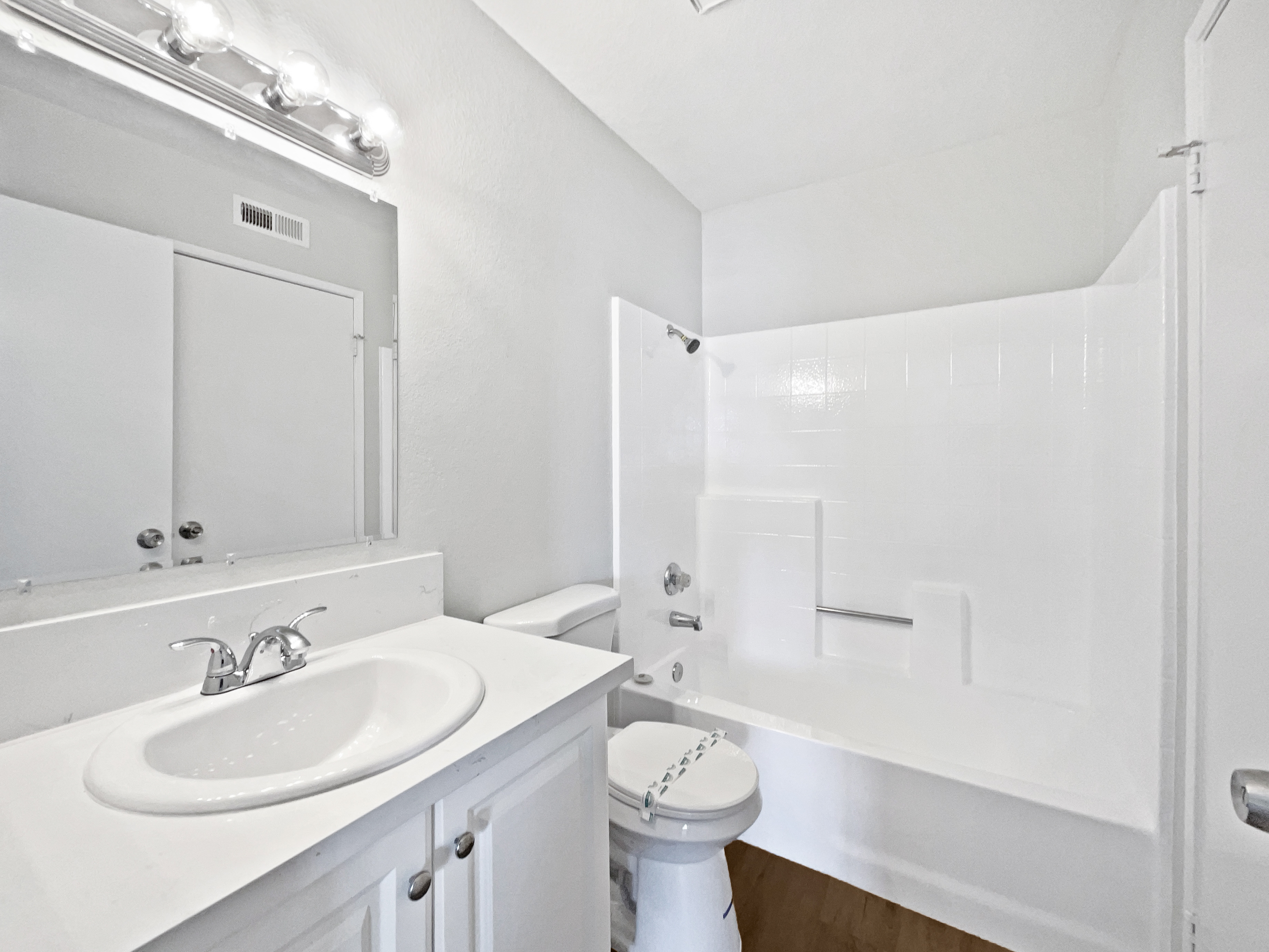 Photo 7 of 23 of 29923 Corte Cruzada, Menifee, CA