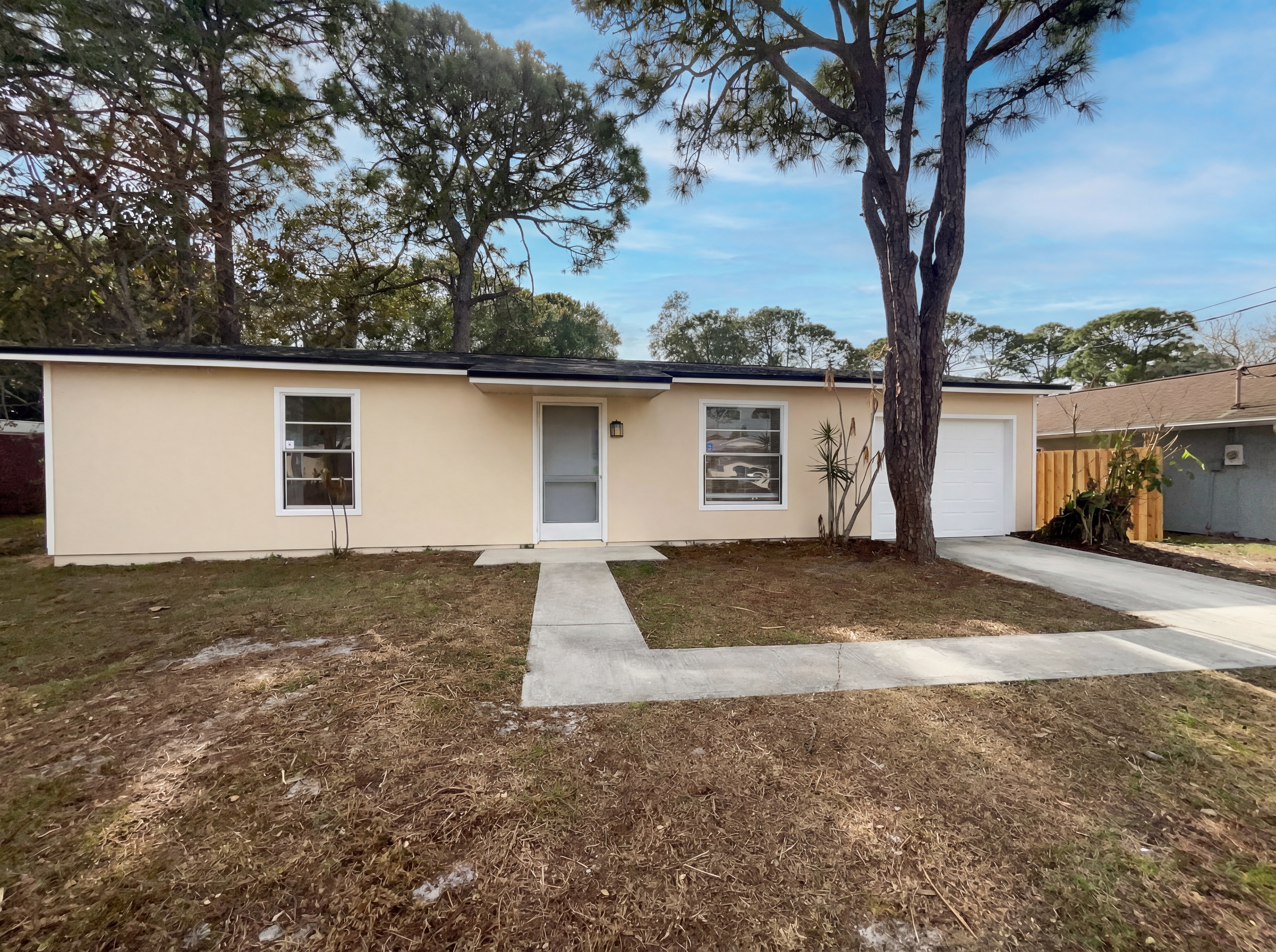 Photo 11 of 22 of 1118 SE Proctor Ln, Port Saint Lucie, FL